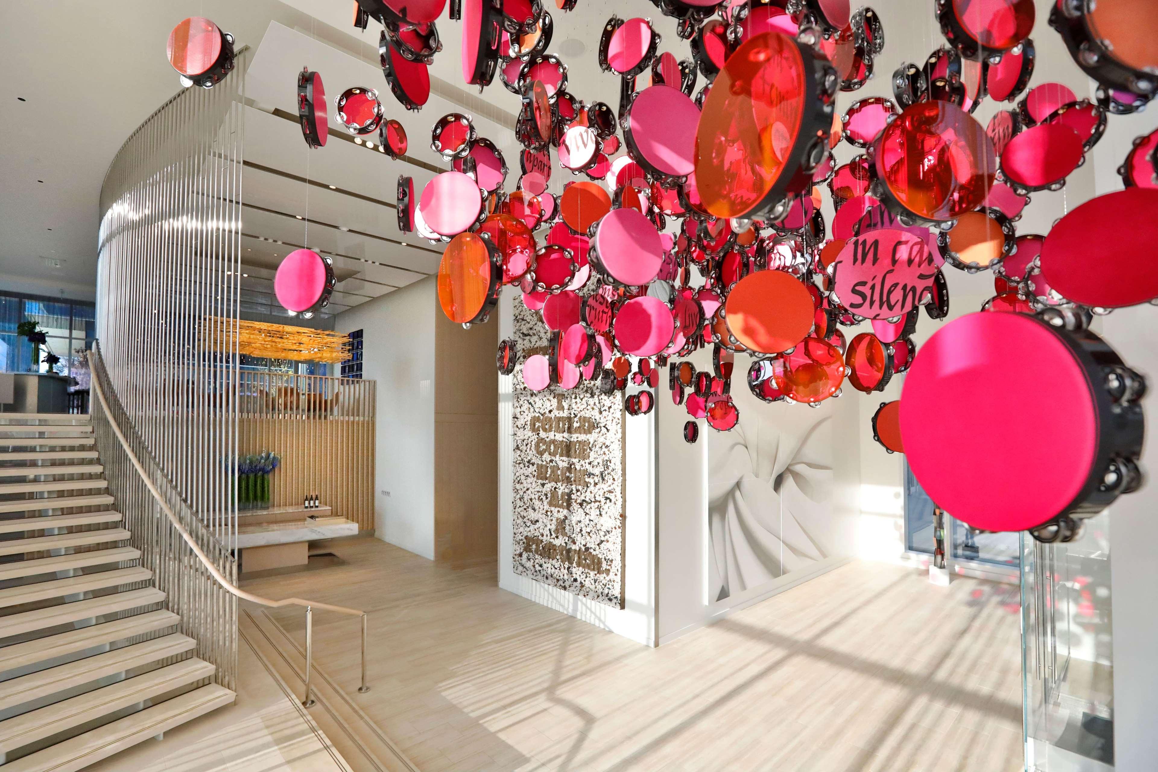 Vista Lobby HALL Arts Hotel Dallas, Curio Collection by Hilton