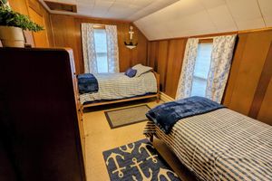 Alquiler Temporario - Waterfront home on the Sandusky Bay.  Nice fishing spot close to Cedar Point.