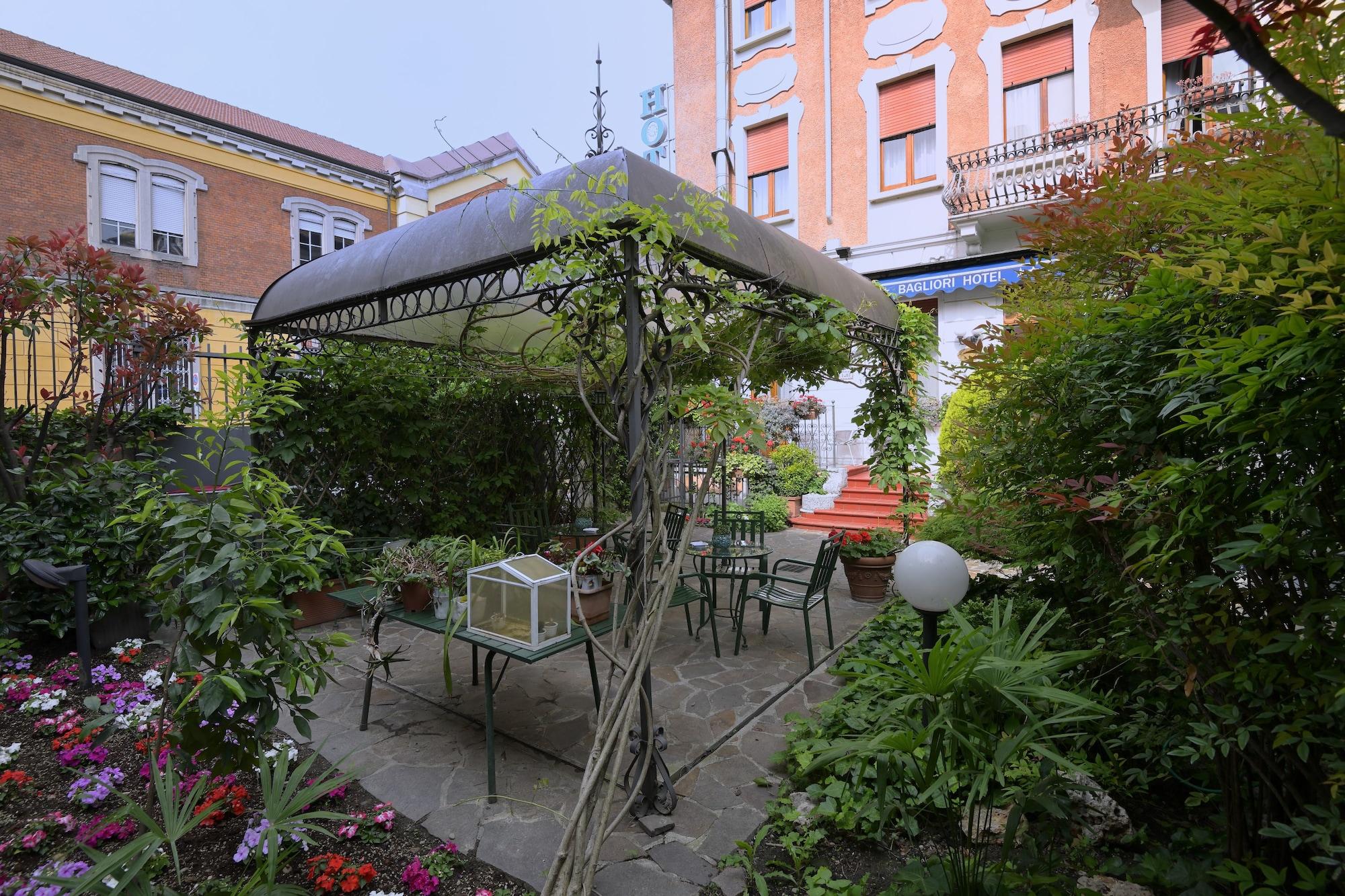 Varios Hotel Bagliori