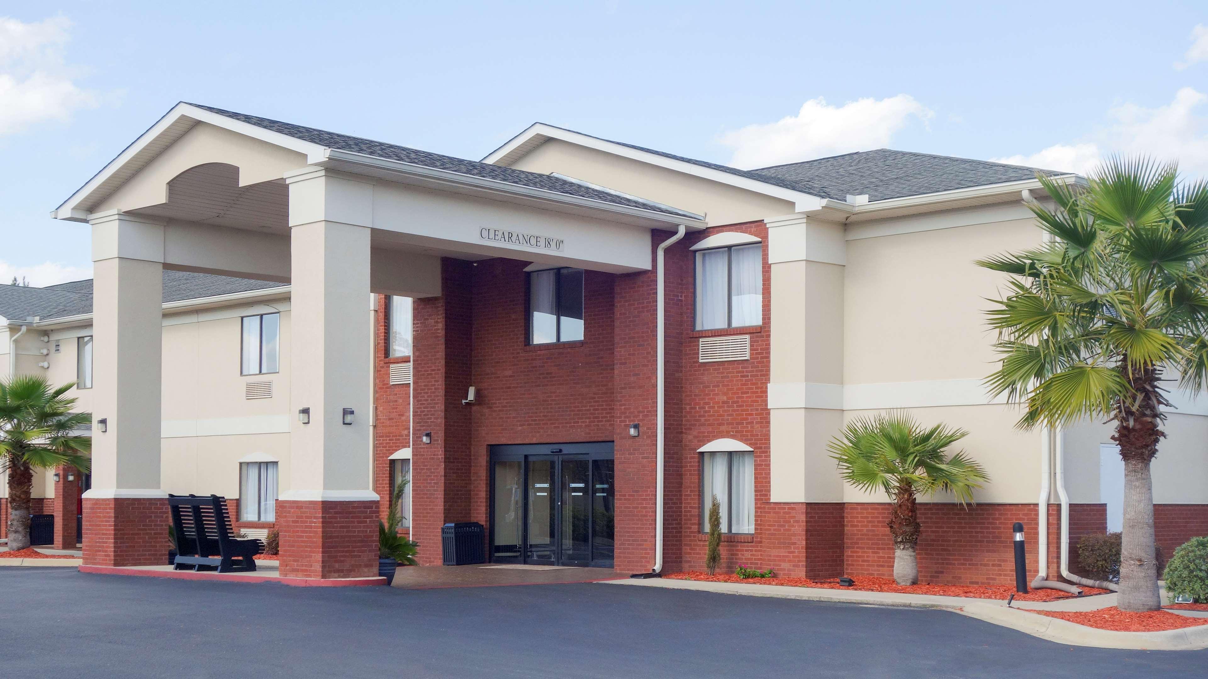 Vista Exterior Country Inn & Suites by Radisson, Midway - Tallahassee West