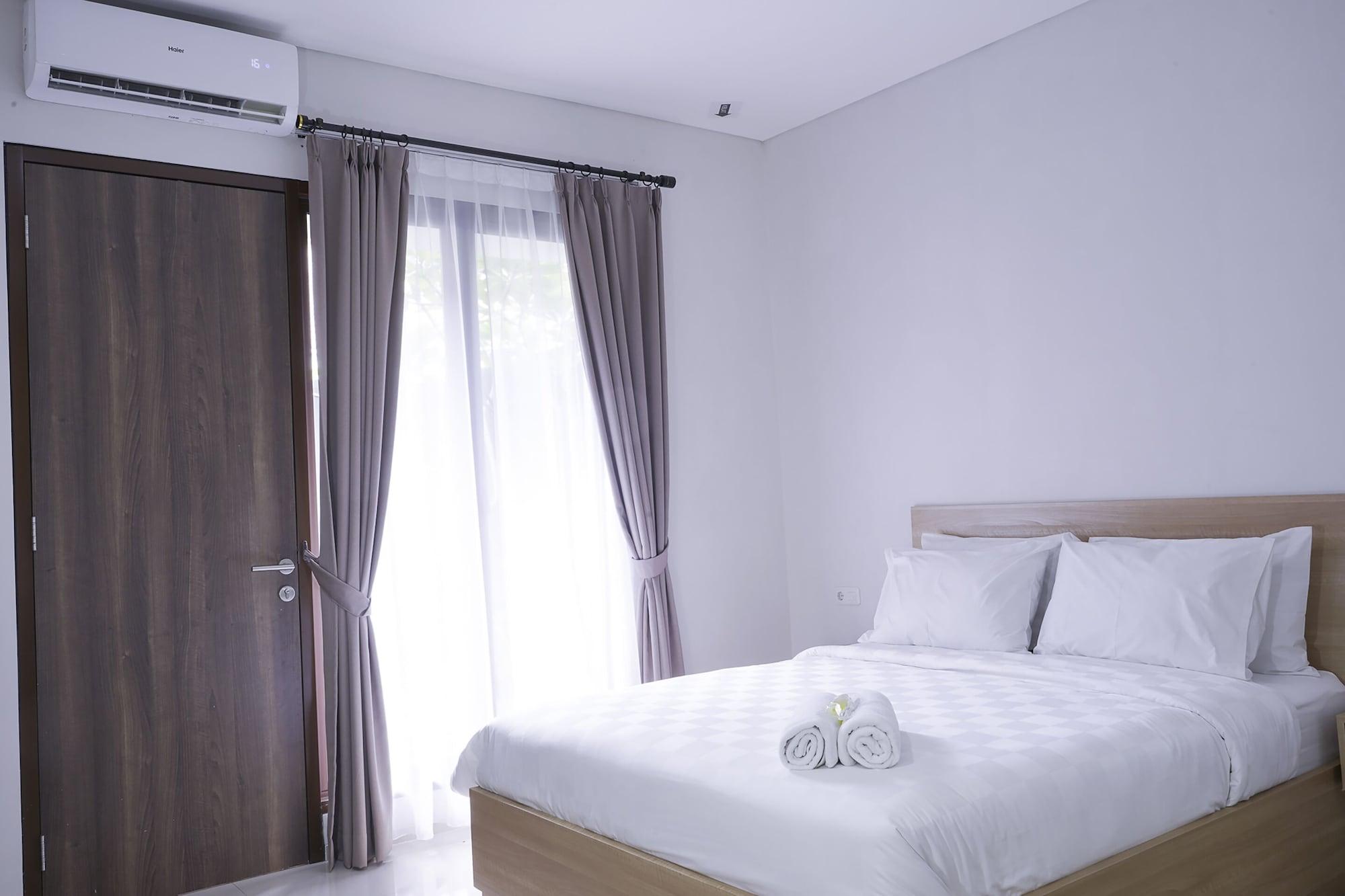 Varios MK House Tendean