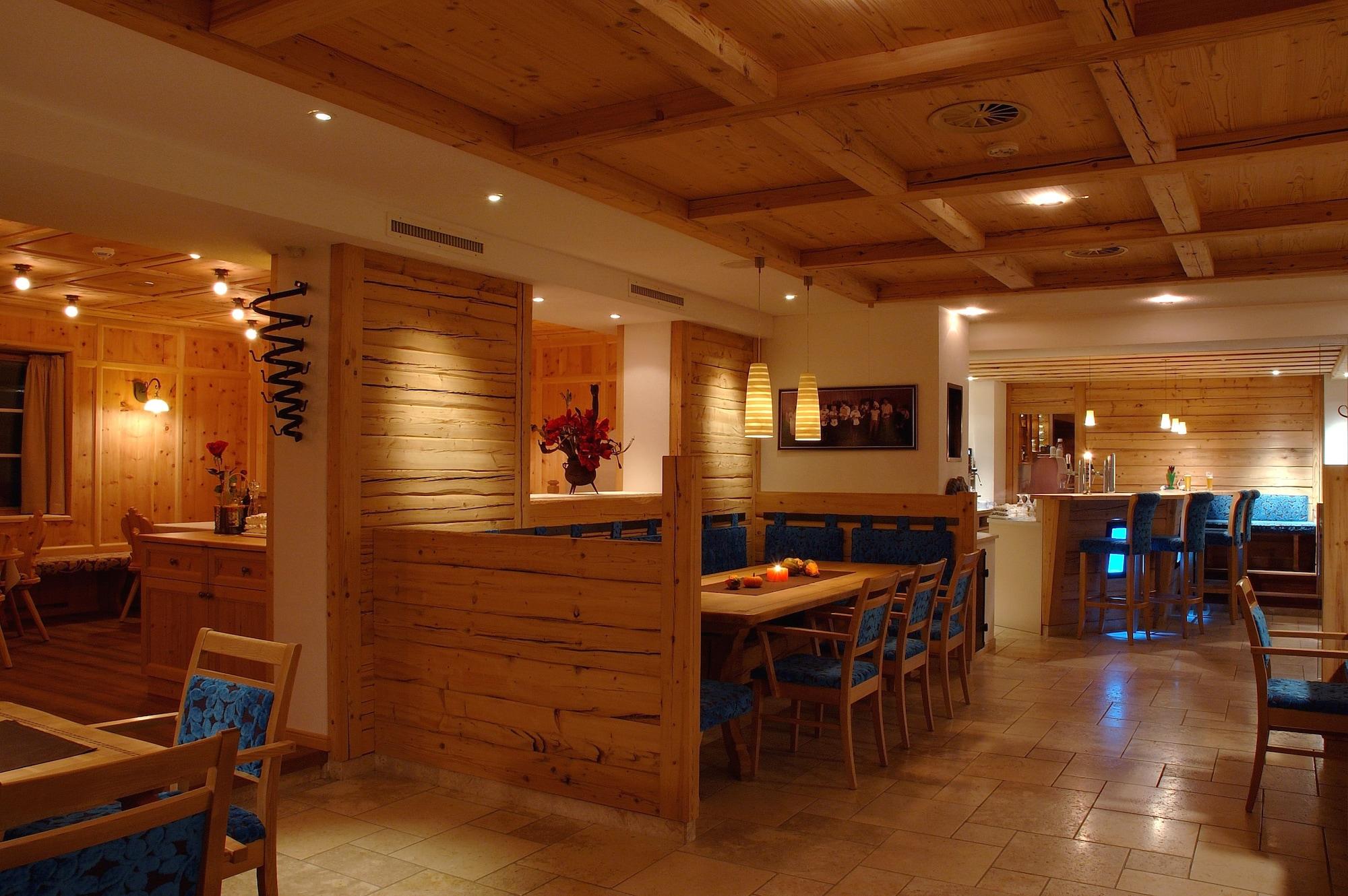 Bar/Salón Hotel Tipotsch