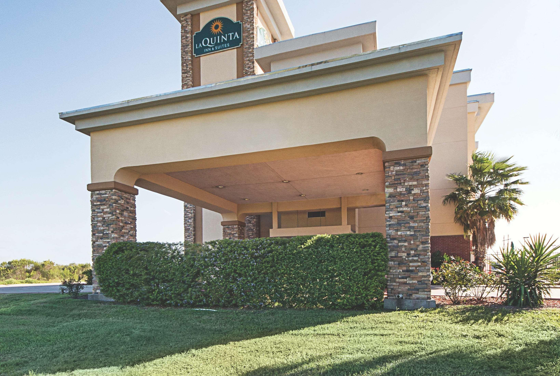Vista Exterior La Quinta Inn & Suites By Wyndham Mathis