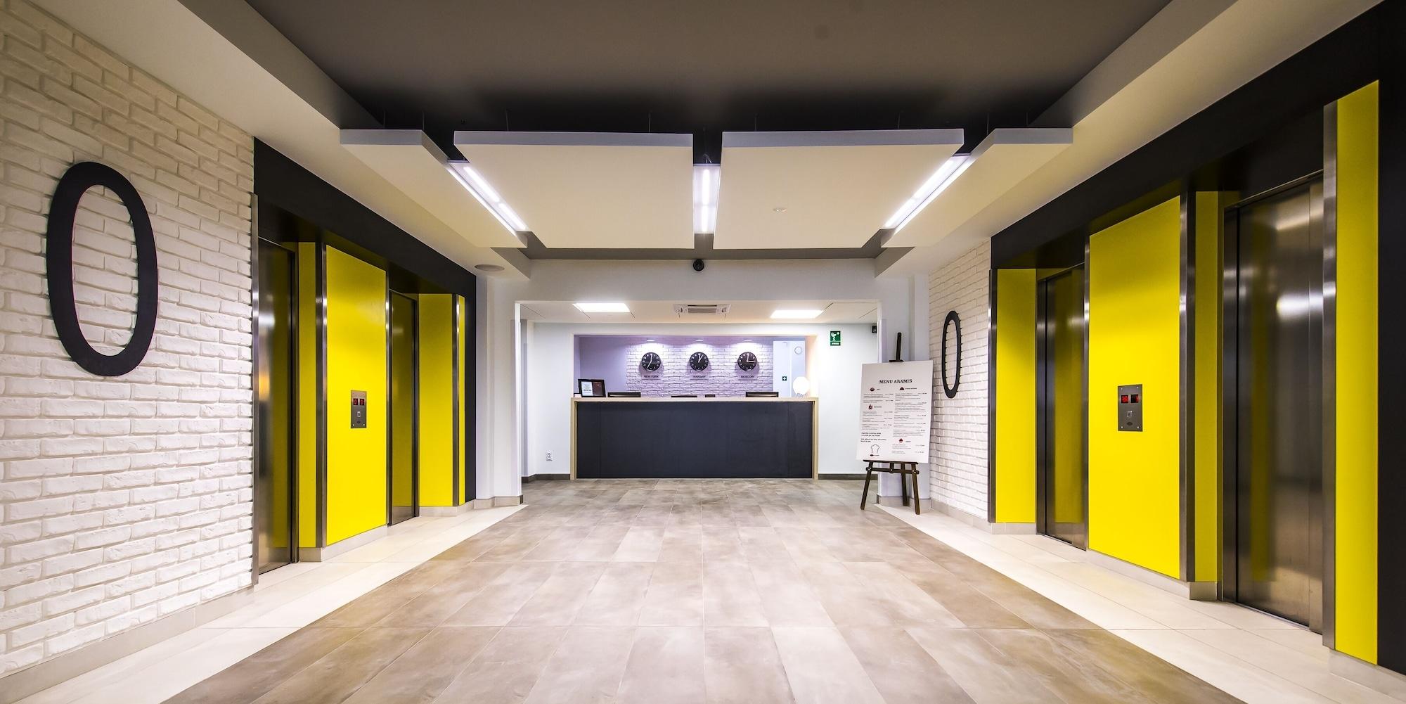 Varios Hotel Aramis