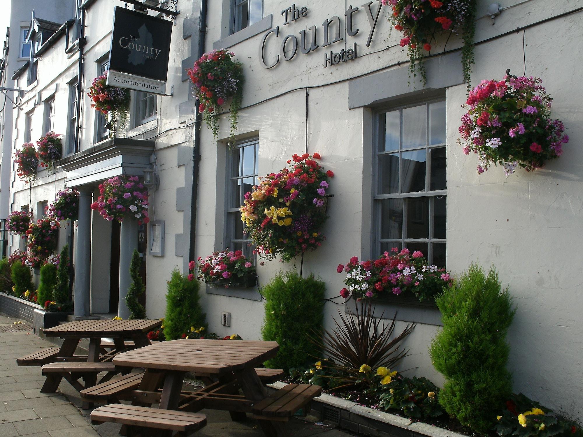 Varios The County Hotel