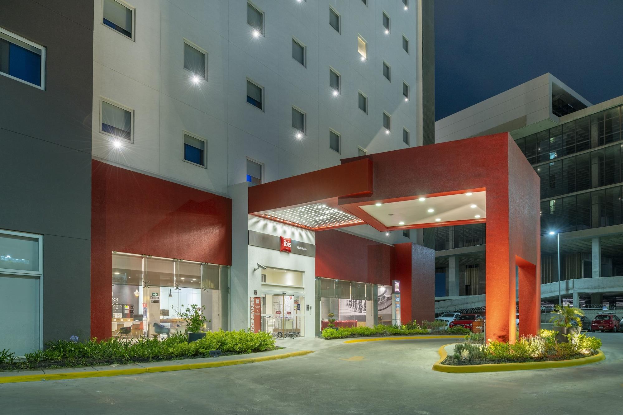 Vista Exterior ibis Queretaro