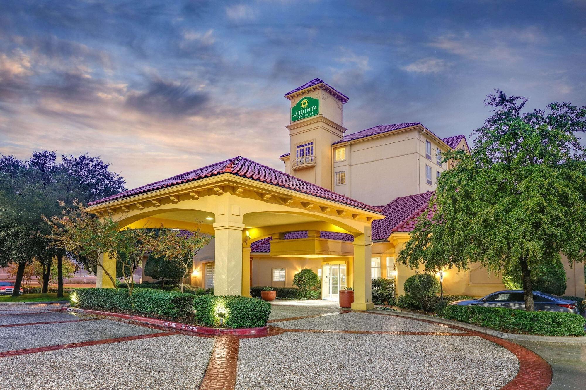 Vista Exterior La Quinta Inn & Suites by Wyndham Dallas North Central