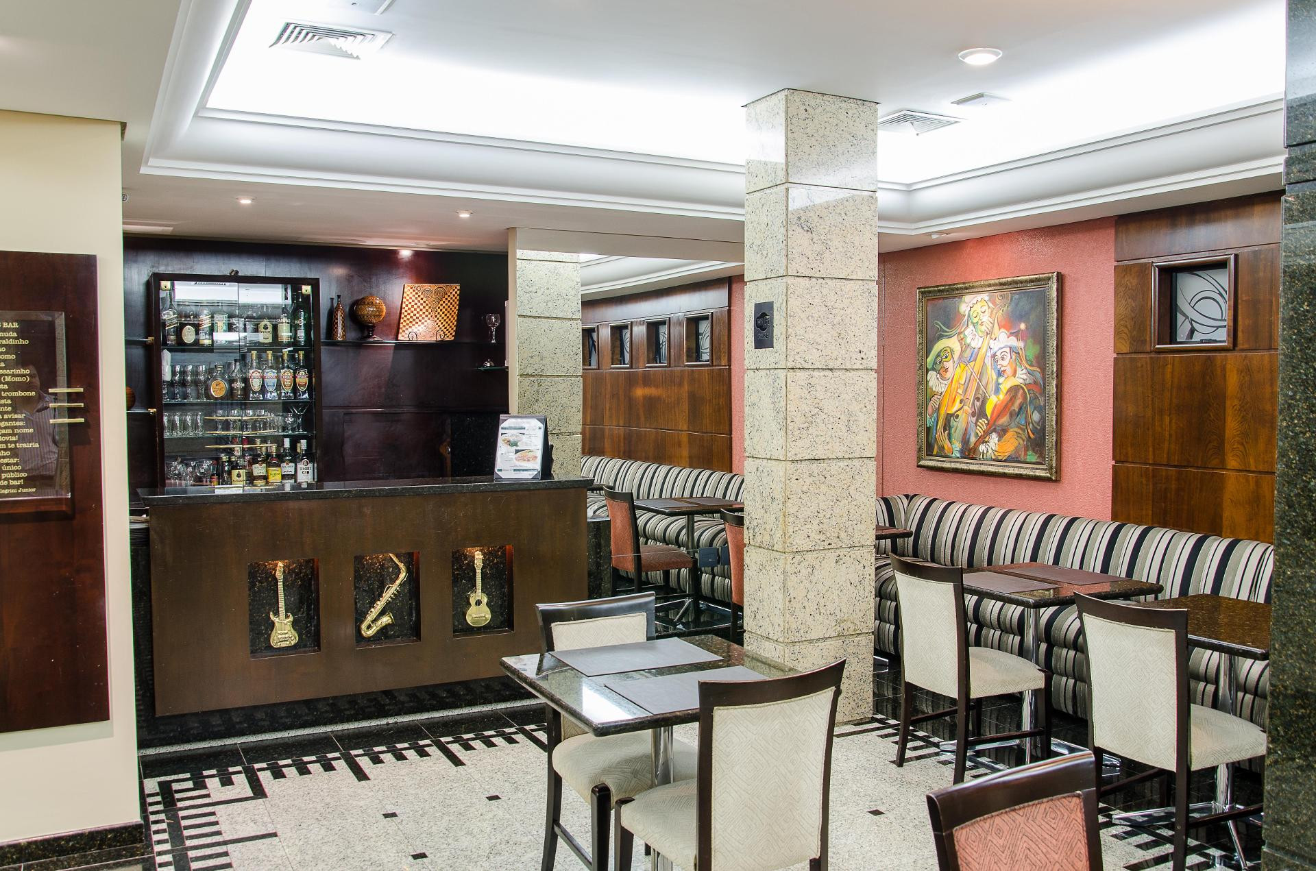 Bar/lounge Bourbon Londrina Business Hotel