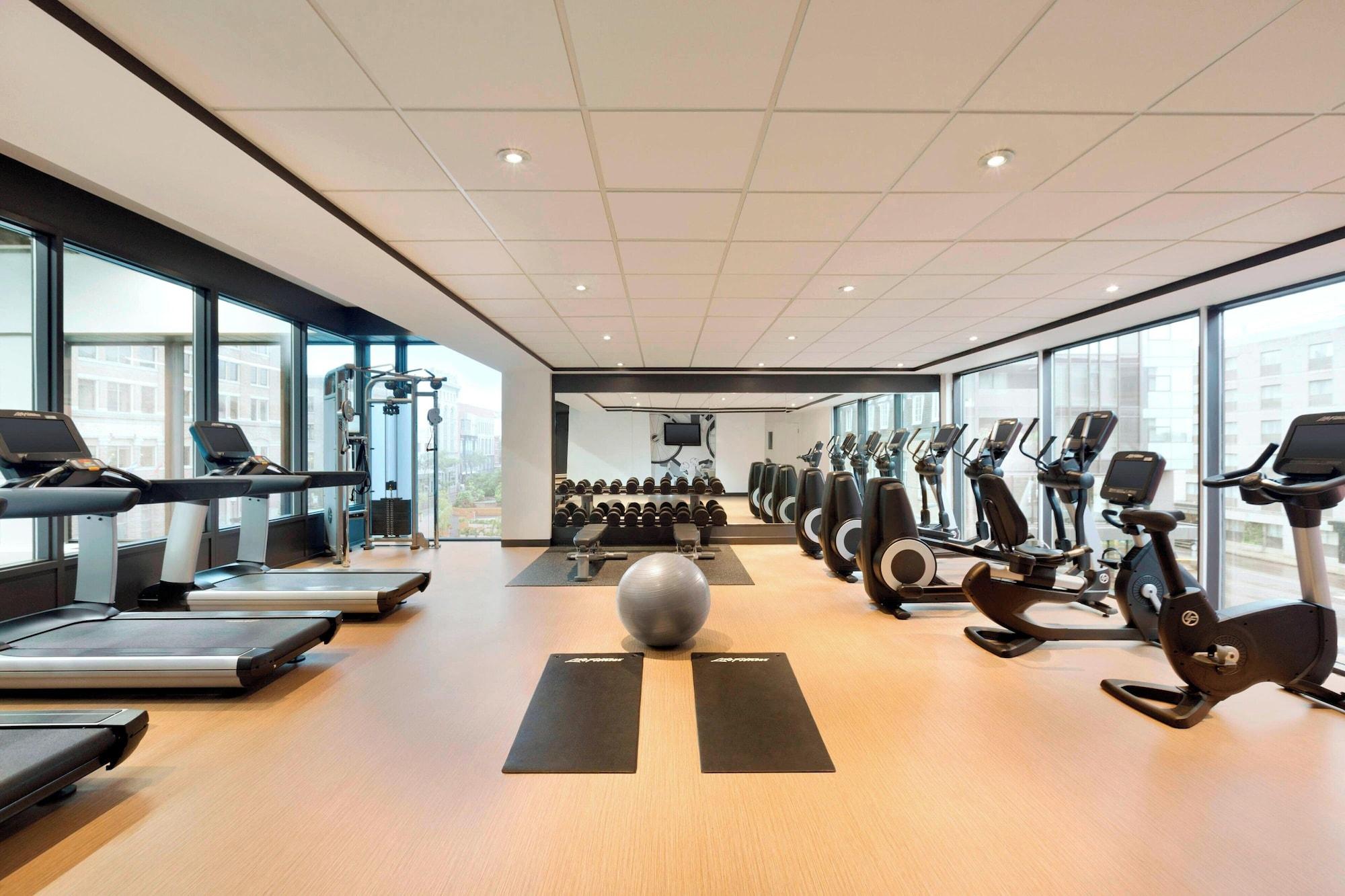 Gimnasio Hotel PUR Quebec, a Tribute Portfolio Hotel