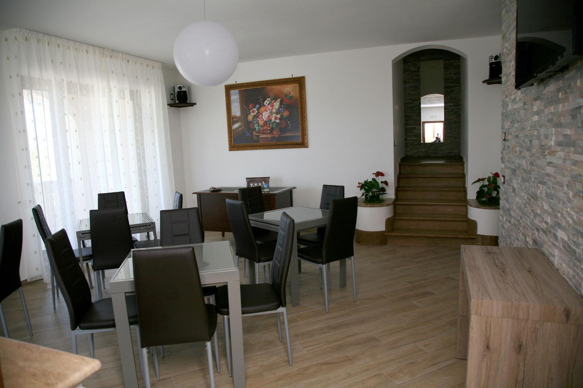 Vista Lobby Holiday Gli Archi