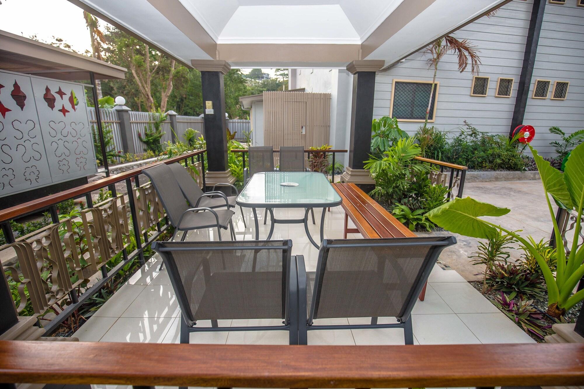 Varios Renaissance LodgePlus