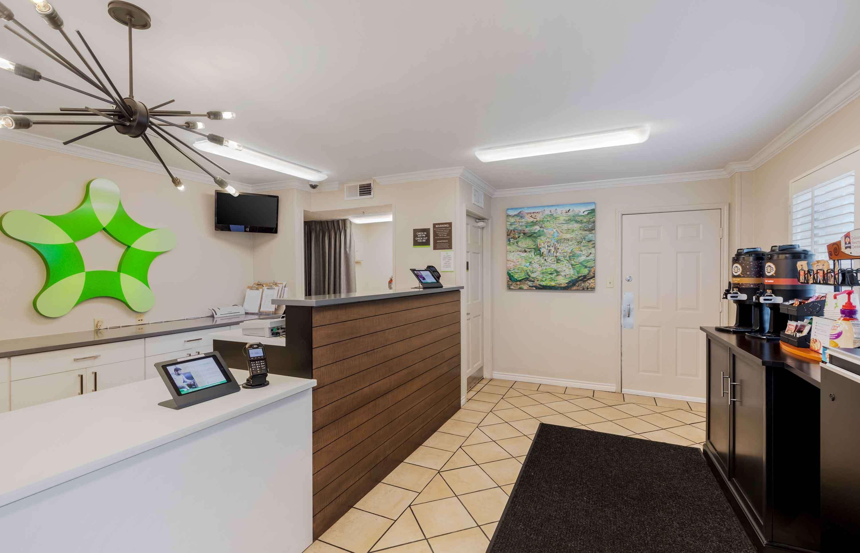 Vista Lobby Extended Stay America Suites Dallas Coit Road