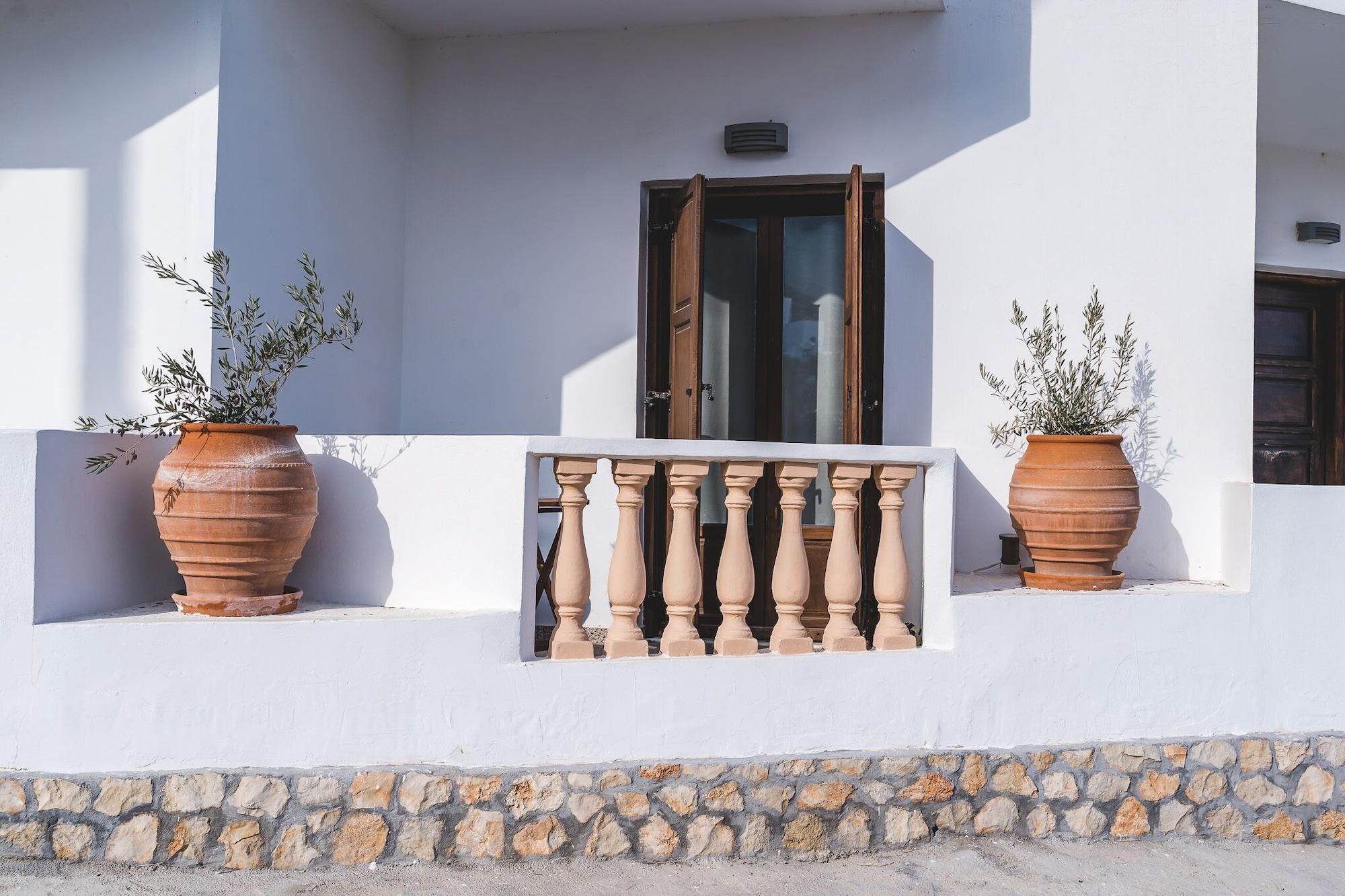 Vista Exterior Theoxenia Suites & Apartments
