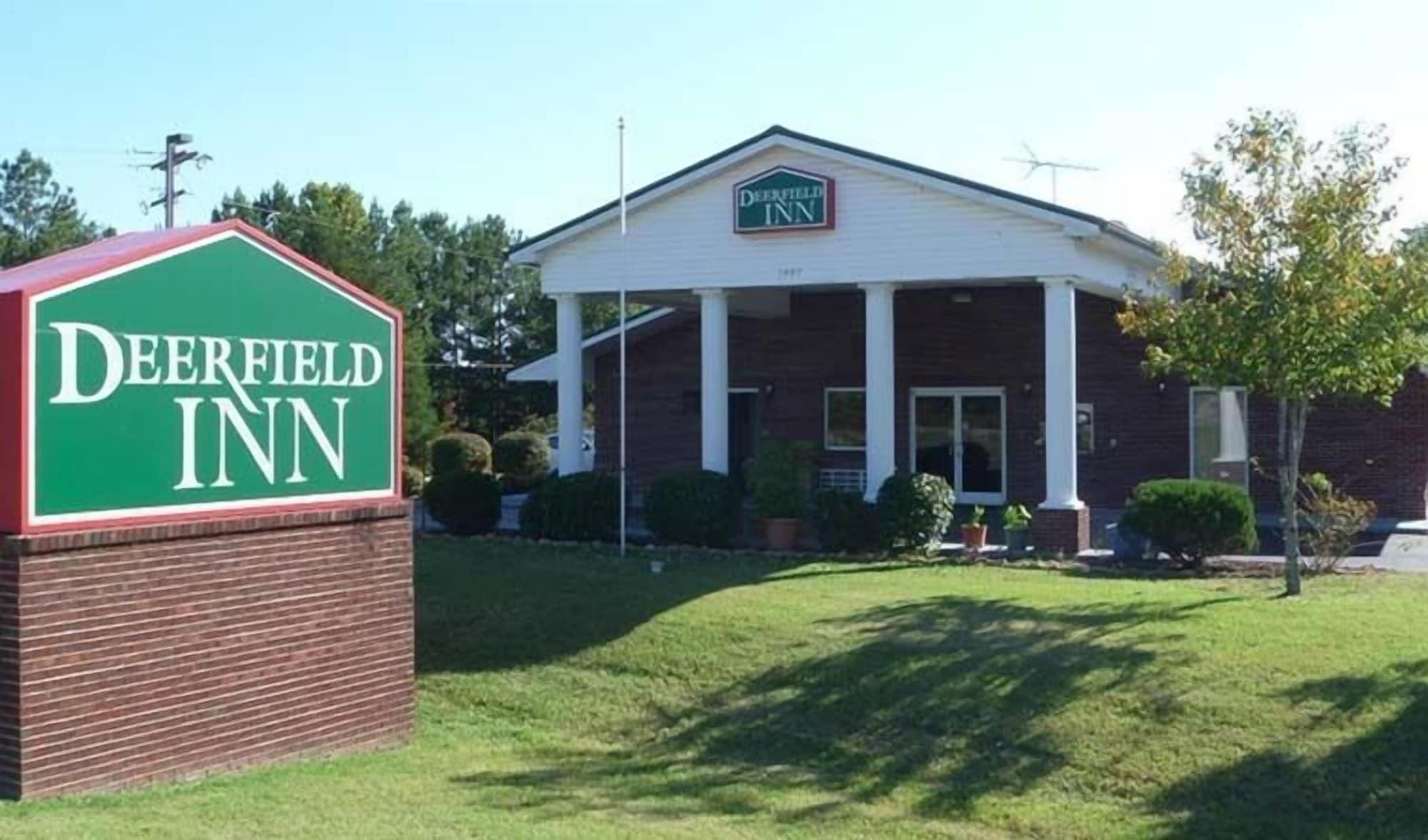 Varios Deerfield Inn & Suites