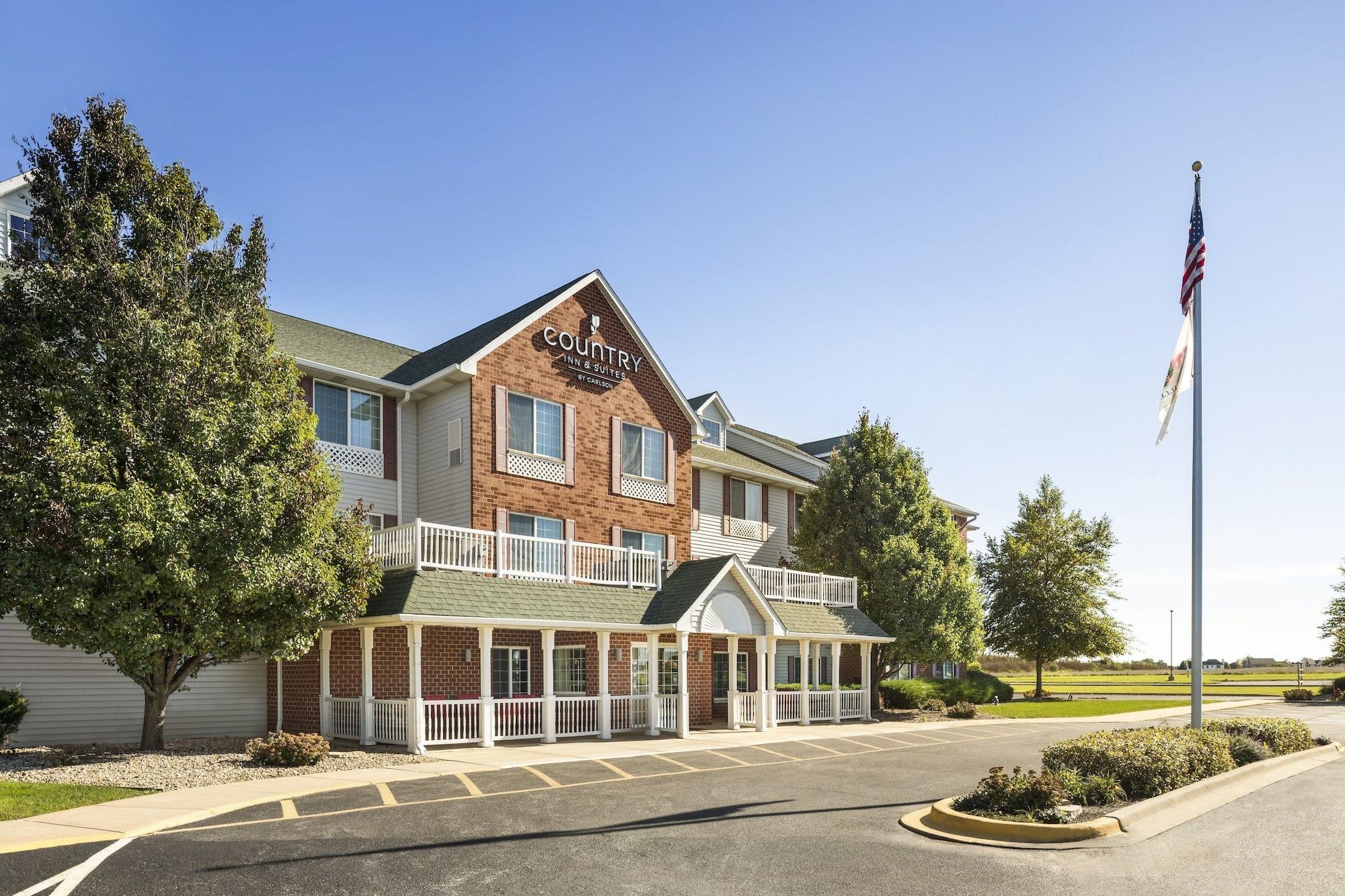 Vista Exterior Country Inn & Suites by Radisson, Manteno, IL