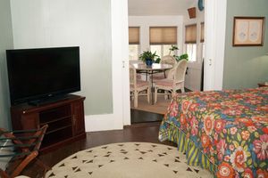 Alquiler Vacacional - 125 year old historic Craftsman home on a peaceful Main Street boulevard