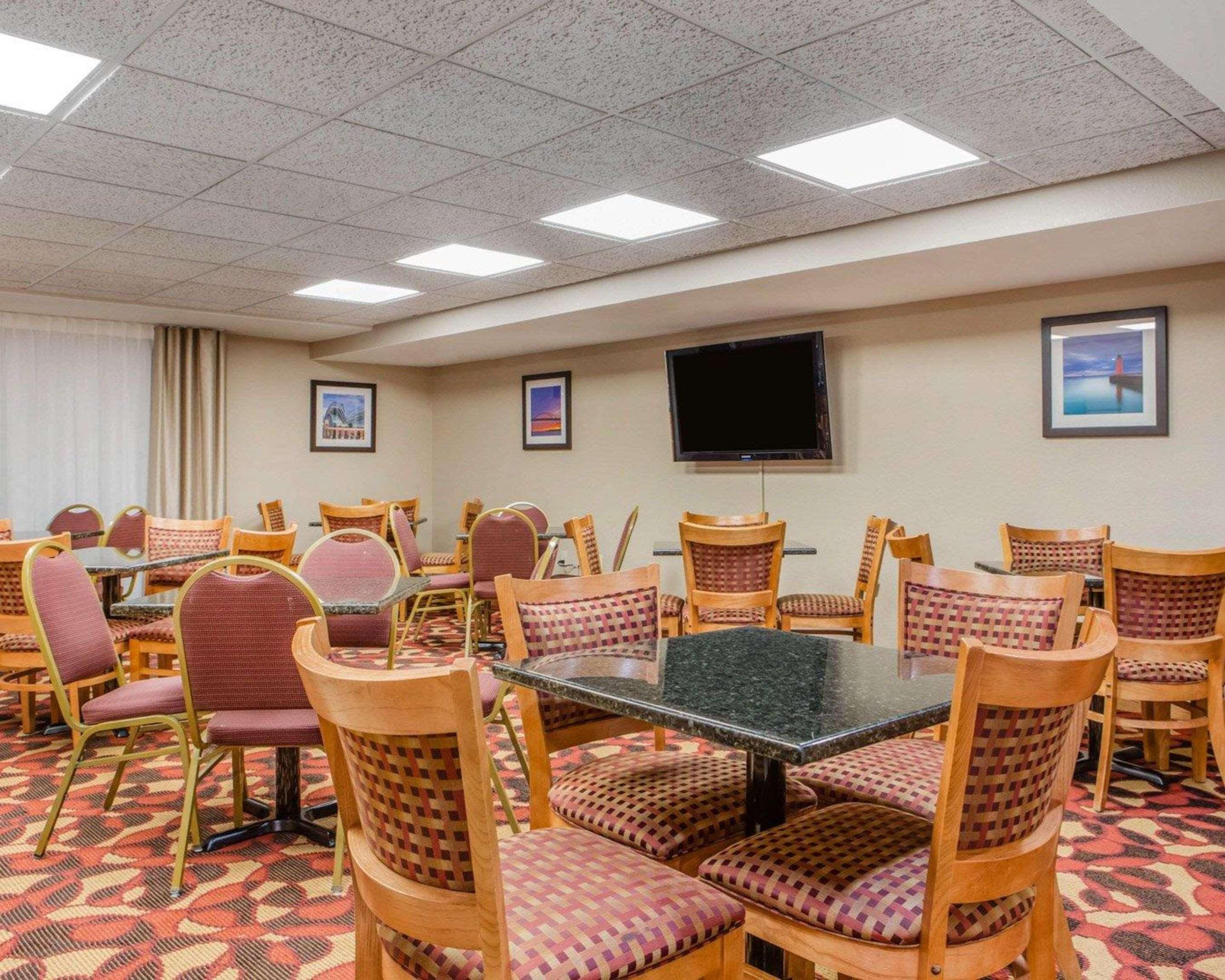 Restaurant Comfort Inn & Suites Jackson - West Bend