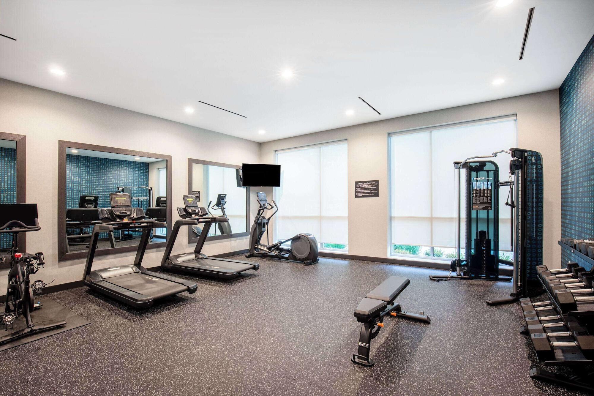 Gimnasio La Quinta Inn & Suites by Wyndham Chattanooga Downtown/South
