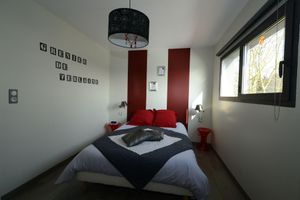 Alquiler Vacacional - Standing In Bed 4 People, Pool, Jacuzzi tub, quiet, greenery