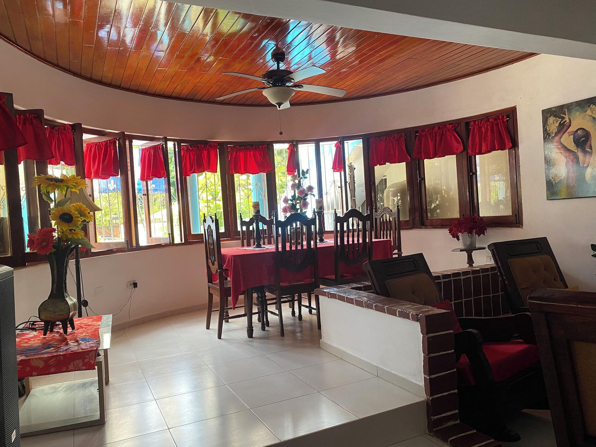 Comodidades del Alojamiento Villa Antonia 16