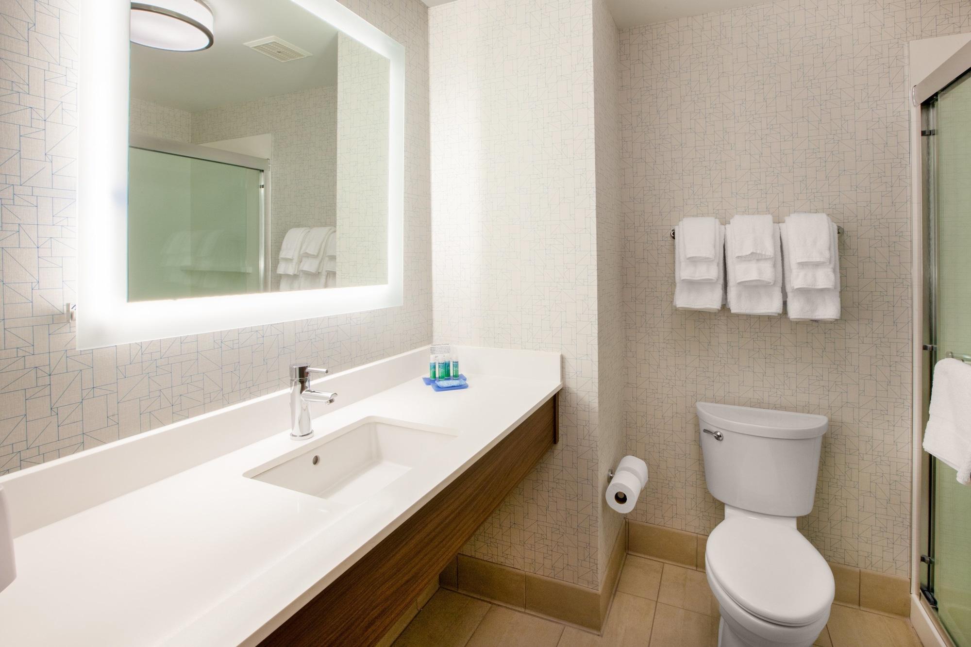 Set de Habitación Holiday Inn Express Hotel & Suites River Park by IHG