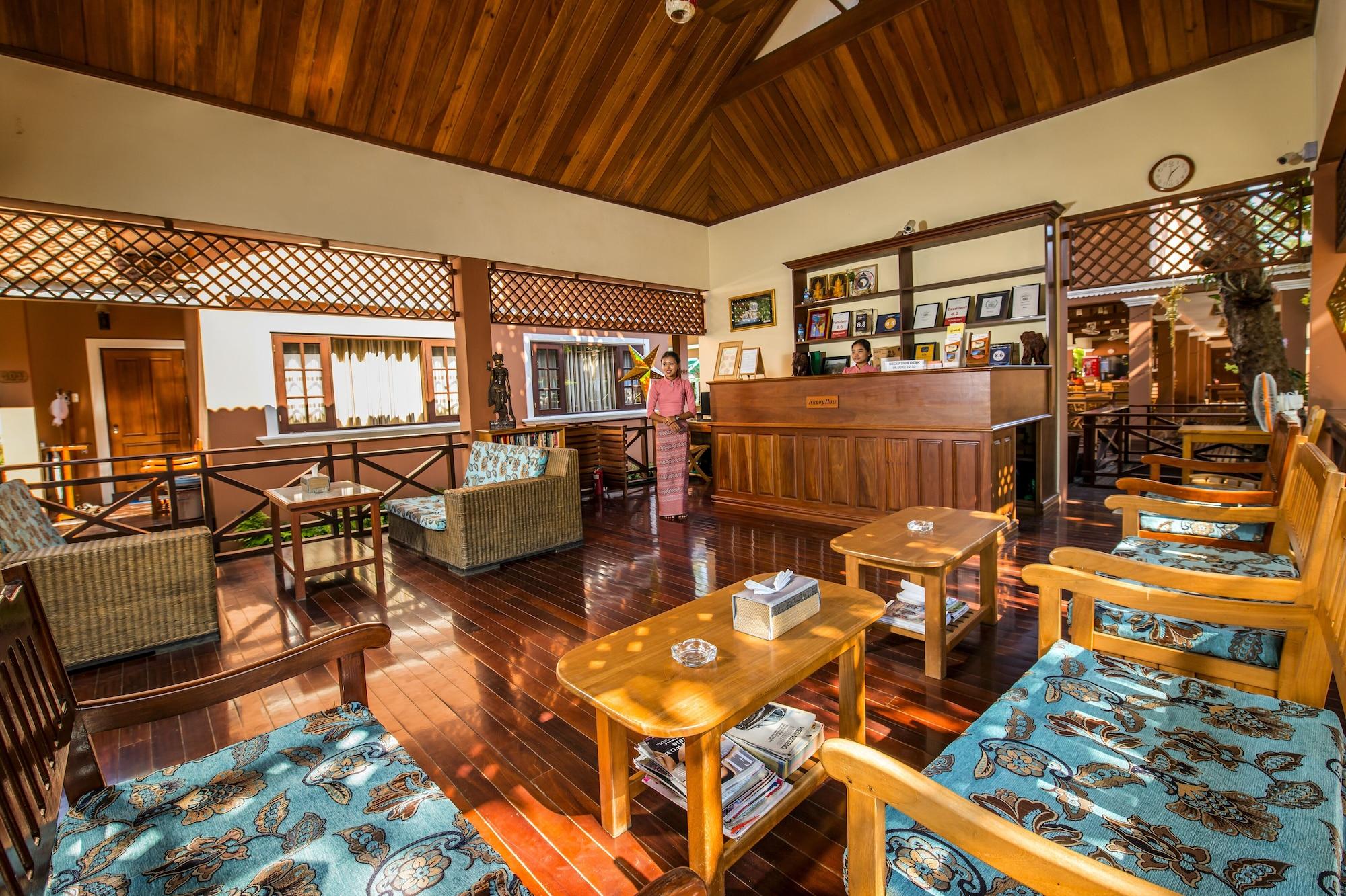 Vista Lobby River Top Lodge