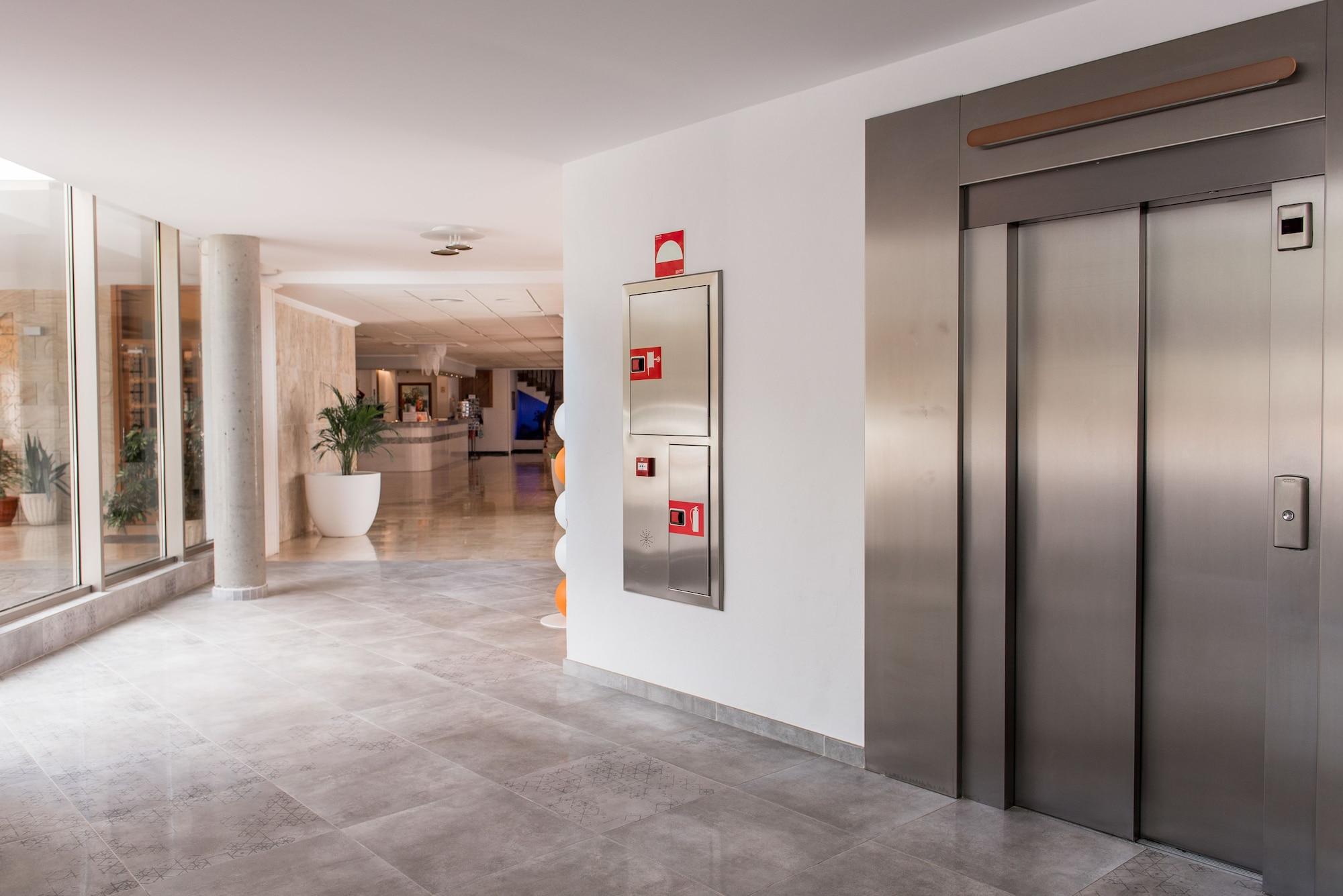 Vista Lobby Hotel Abrat