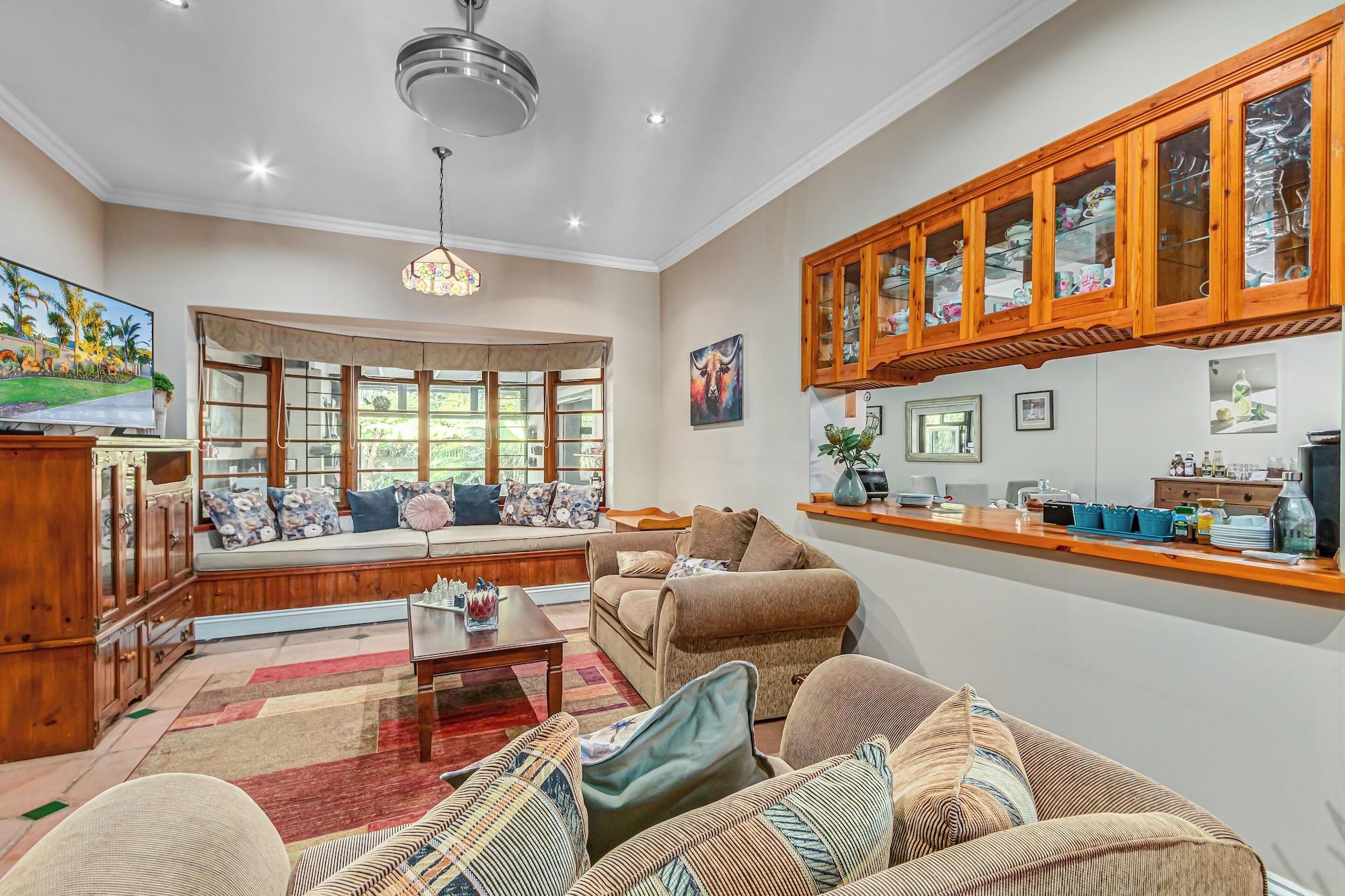 Varios Caledon 23 Guest House