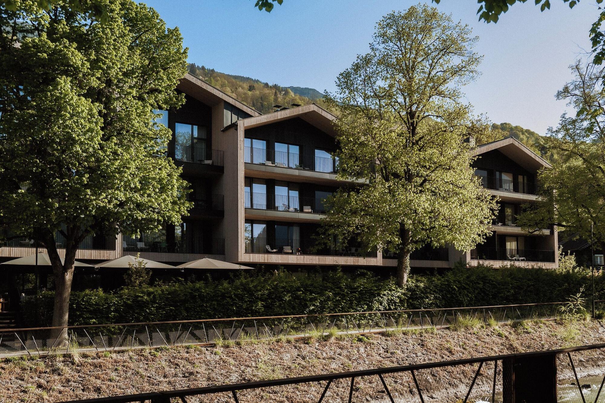 Vista Exterior Amrai Suites