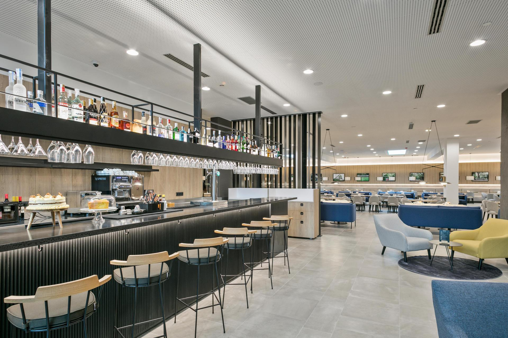 Bar/Salón Hotel Acta Voraport