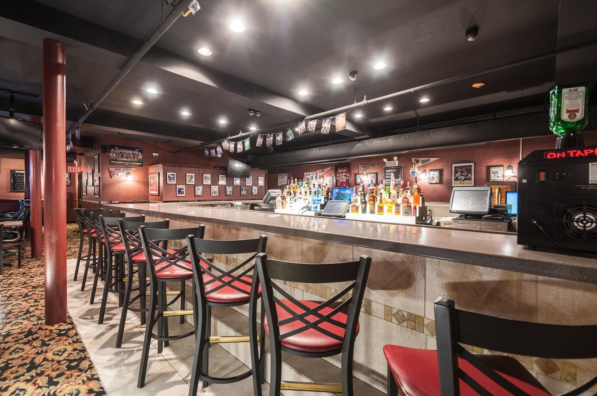 Bar/Salón Rodeway Inn & Suites Charles Town