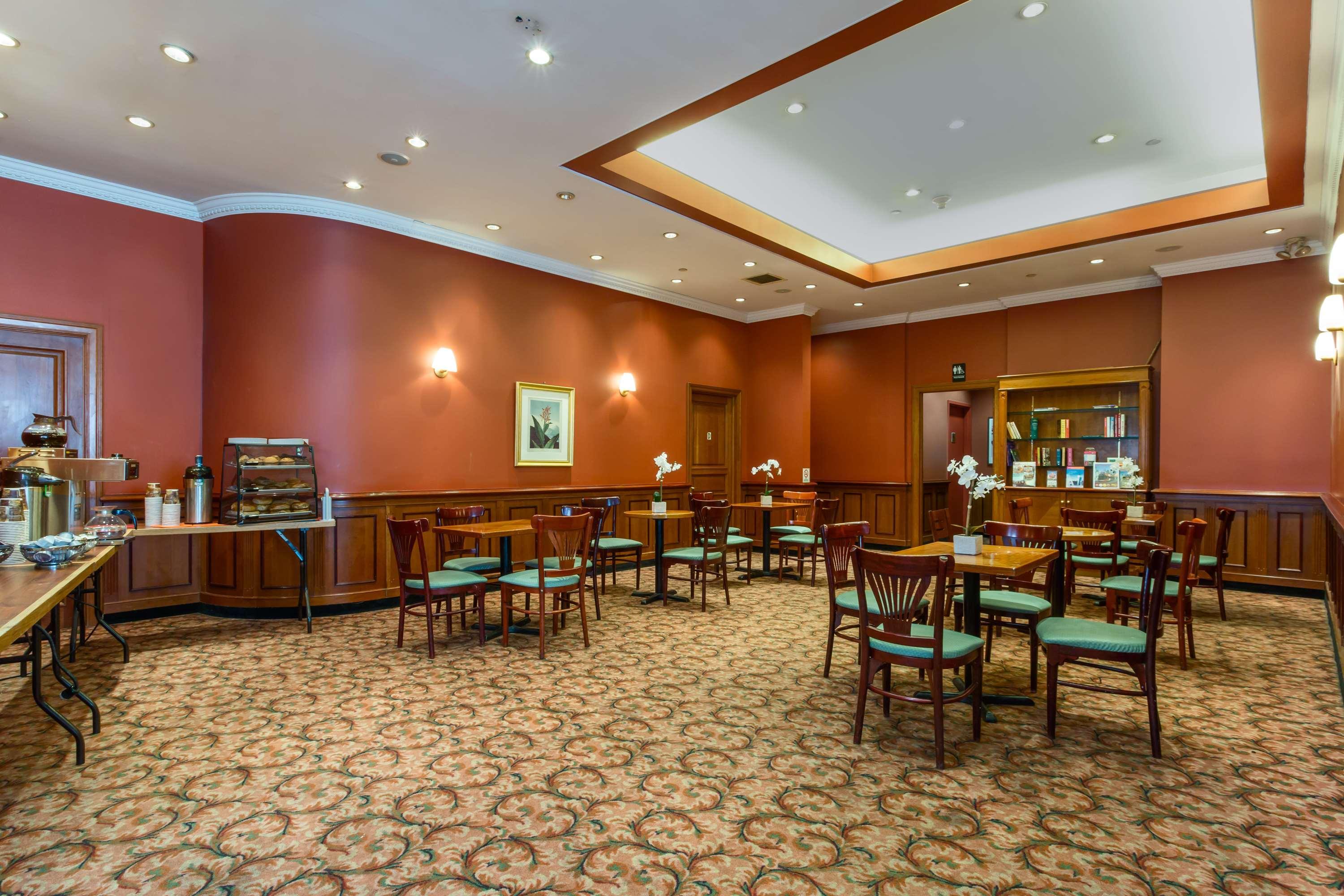 Vista Lobby Chelsea Savoy Hotel