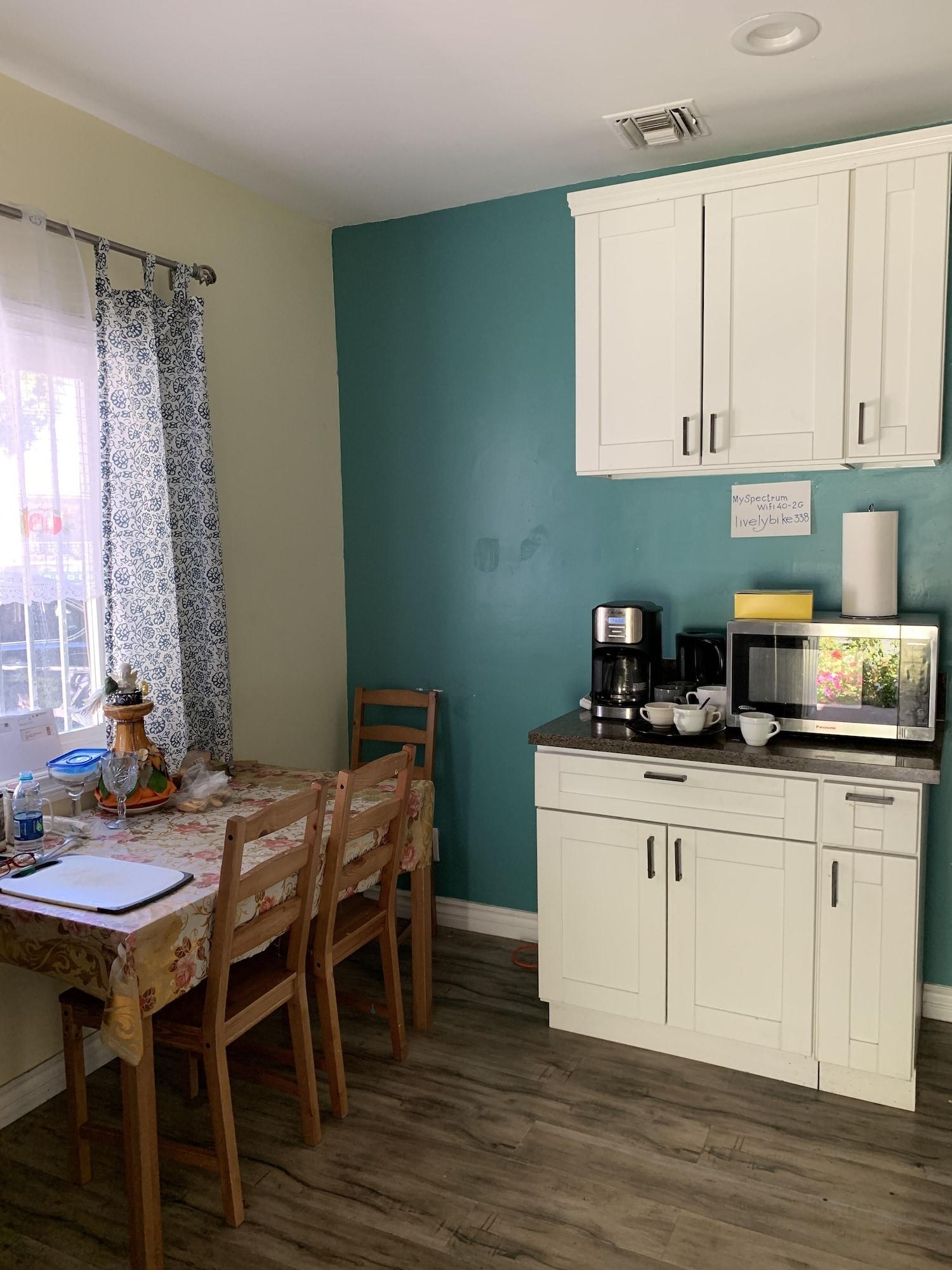 Comodidades del Alojamiento LAX guest house