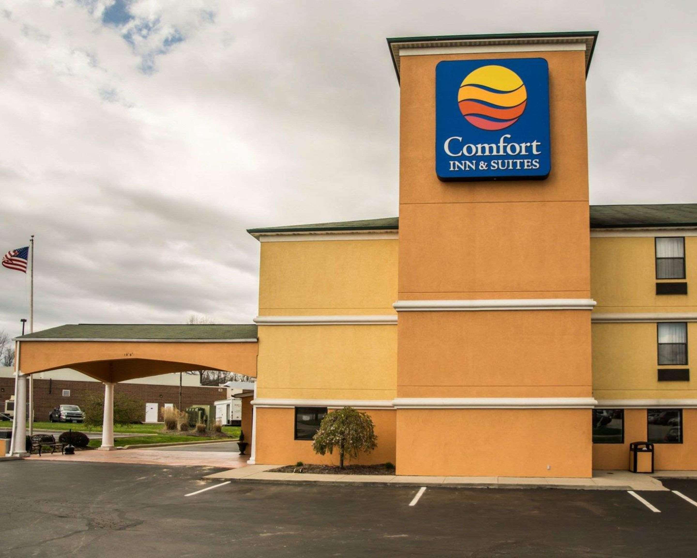 Vista Exterior Comfort Inn & Suites Cincinnati Eastgate