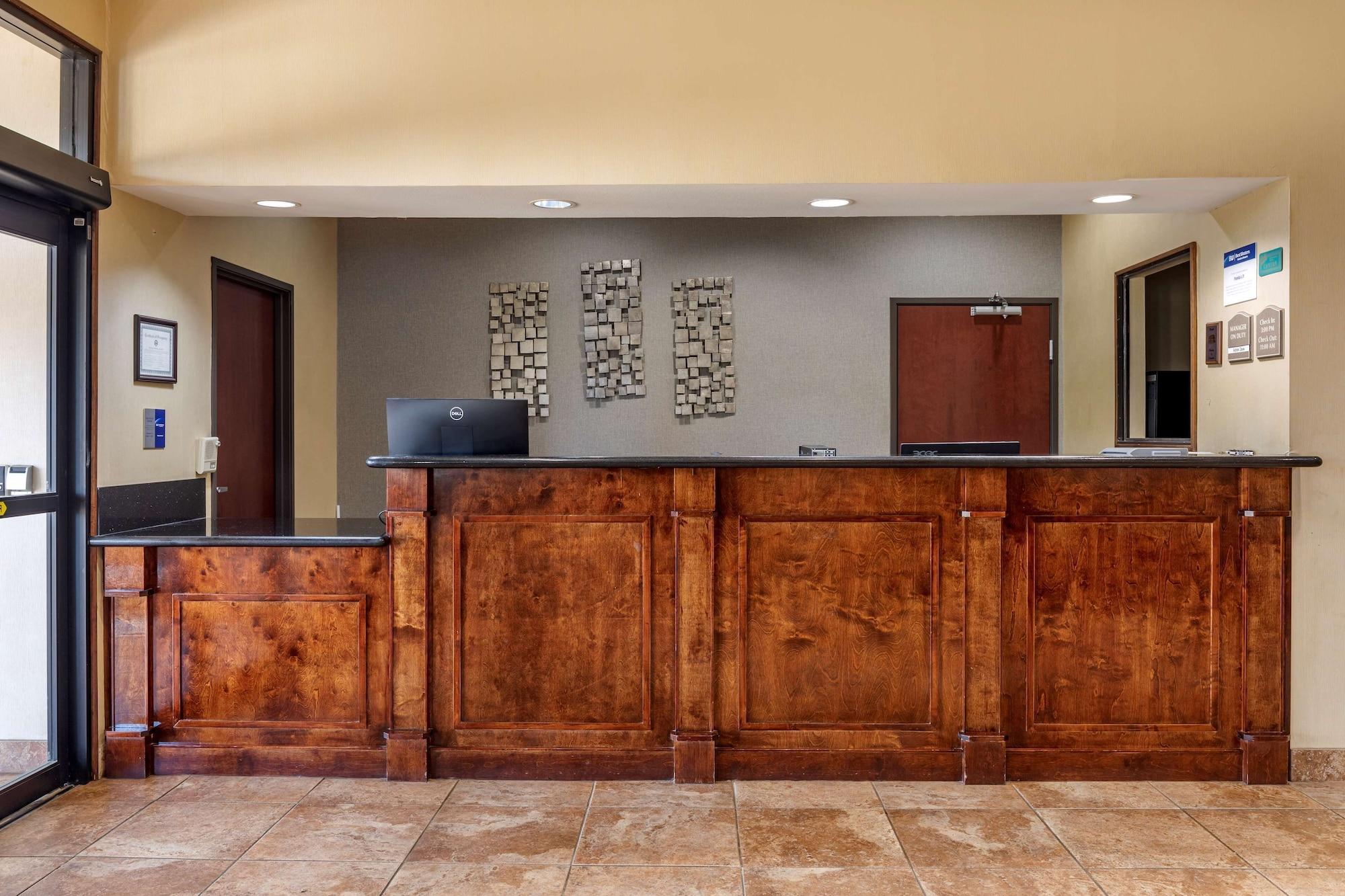 Vista Lobby Best Western Mineola Inn