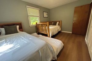 Alquiler Vacacional - Surrounded by nature, The Lodge, family friendly home for creating memories!