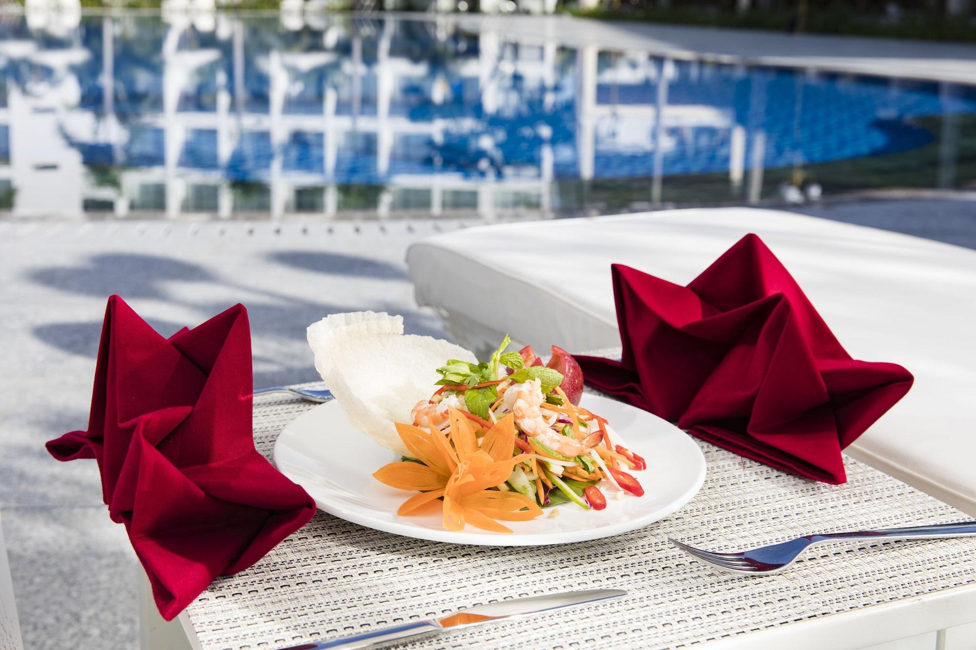 Restaurant Diamond Bay Condotel - Resort Nha Trang