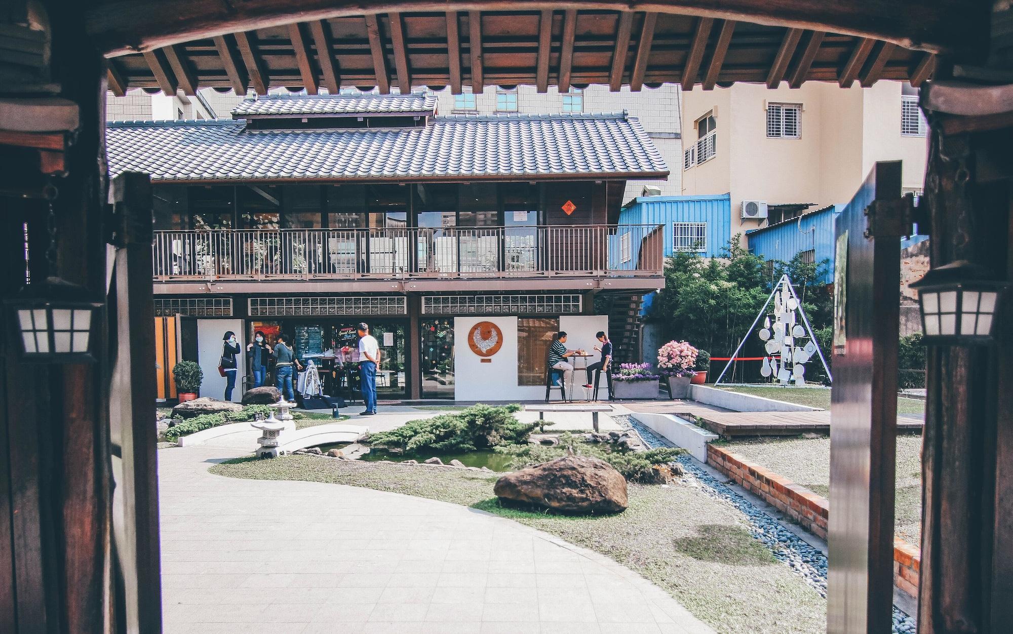 Varios Time Tree House