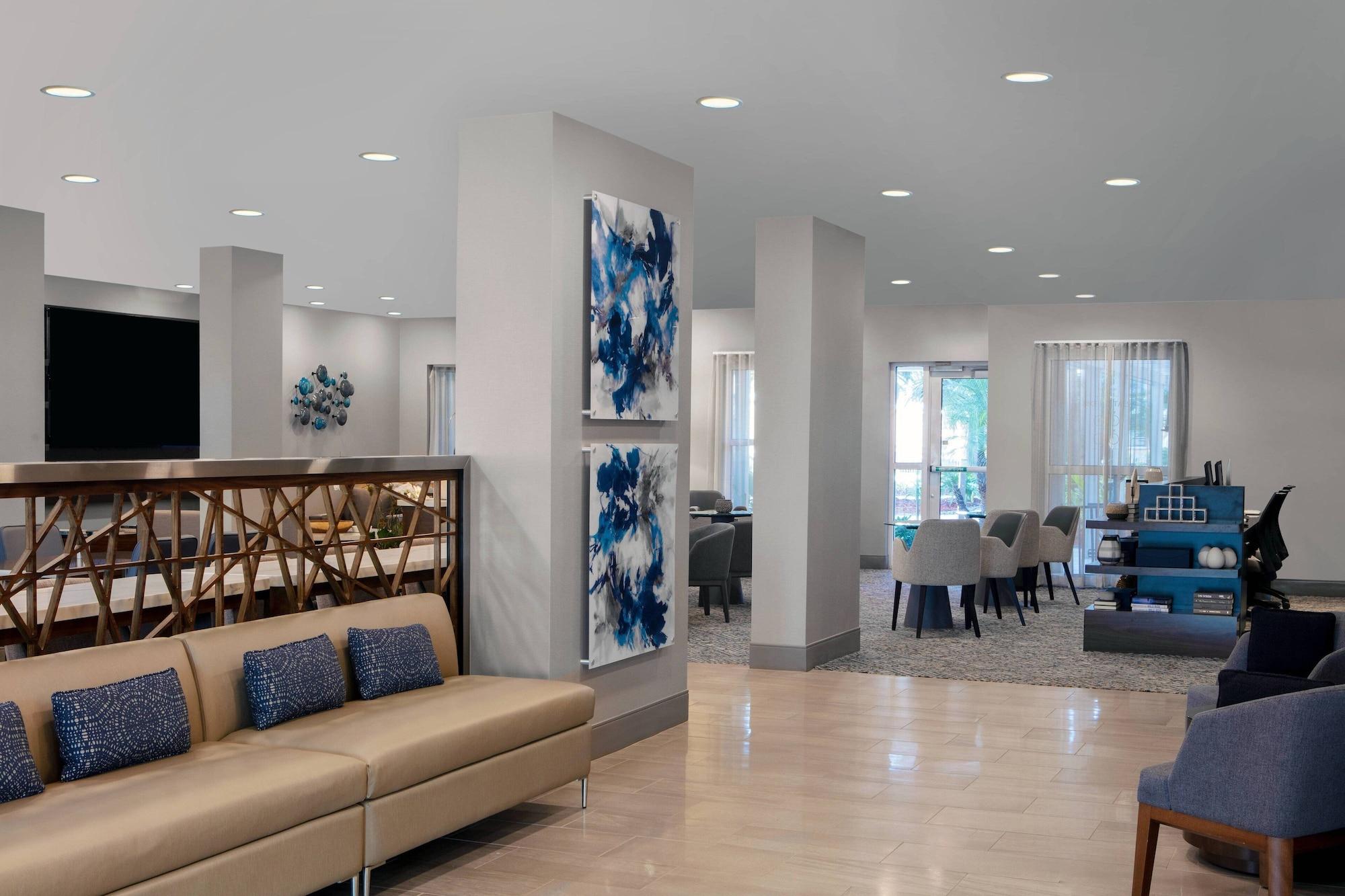 Vista Lobby Courtyard by Marriott Aventura Mall