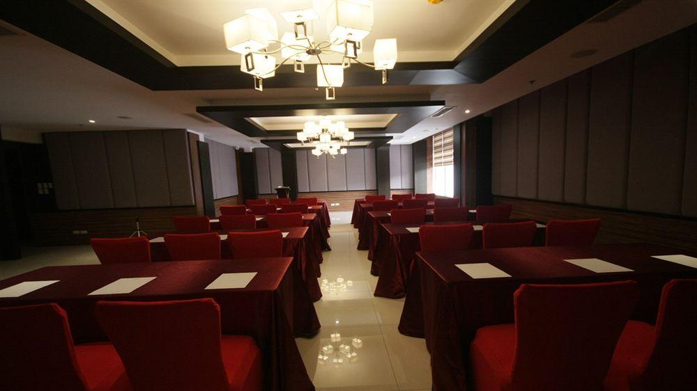 Sala de Reuniones Brentwood Suites