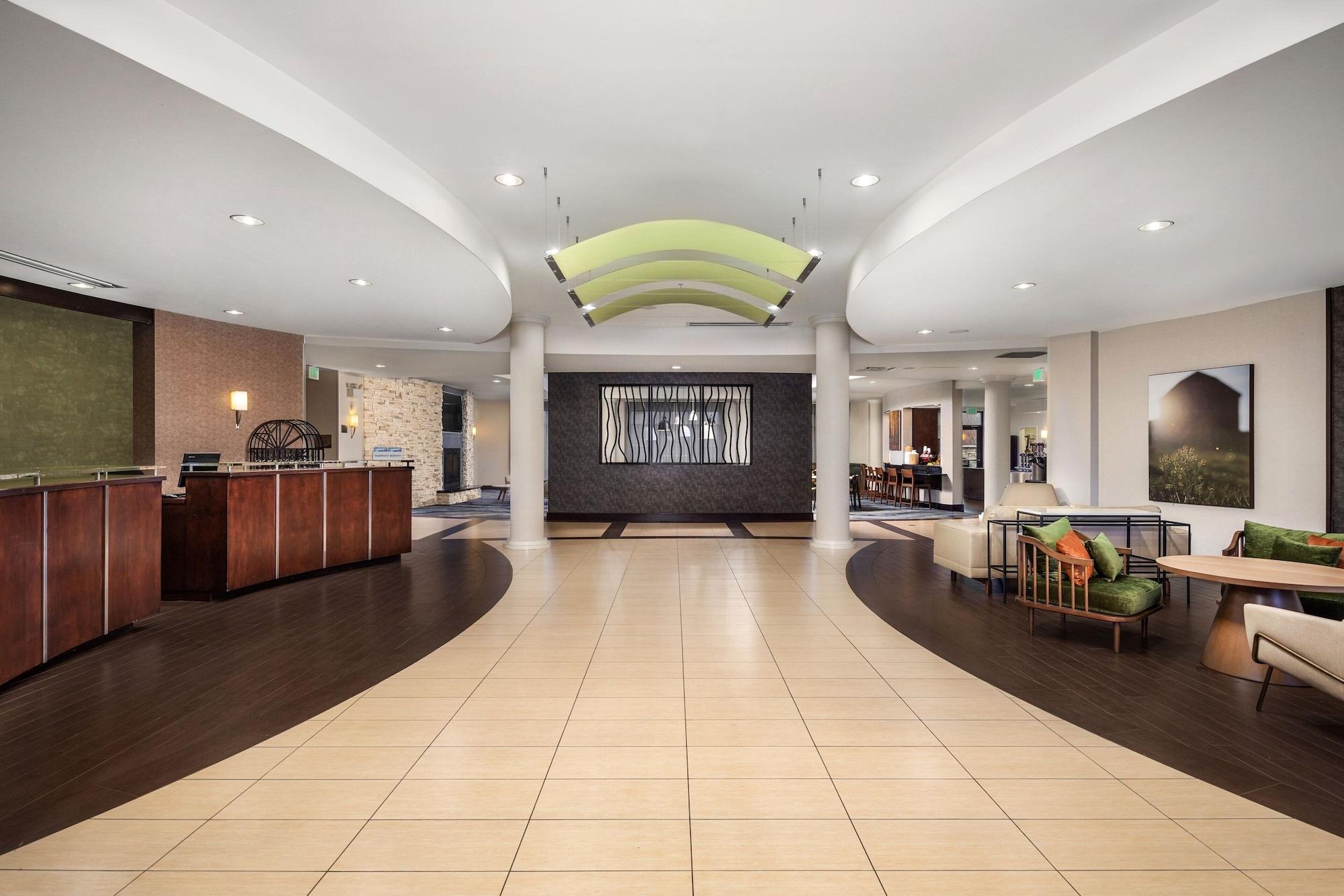 Vista Lobby Fairfield Inn & Suites by Marriott Elkin Jonesville