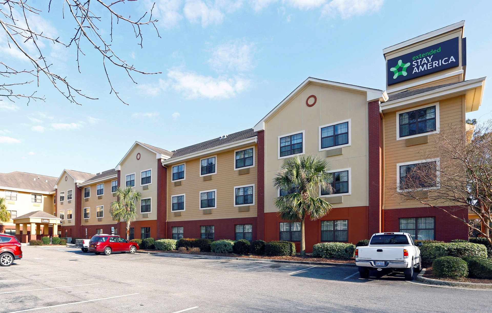 Vista Exterior Extended Stay America Suites Wilmington New Centre Drive