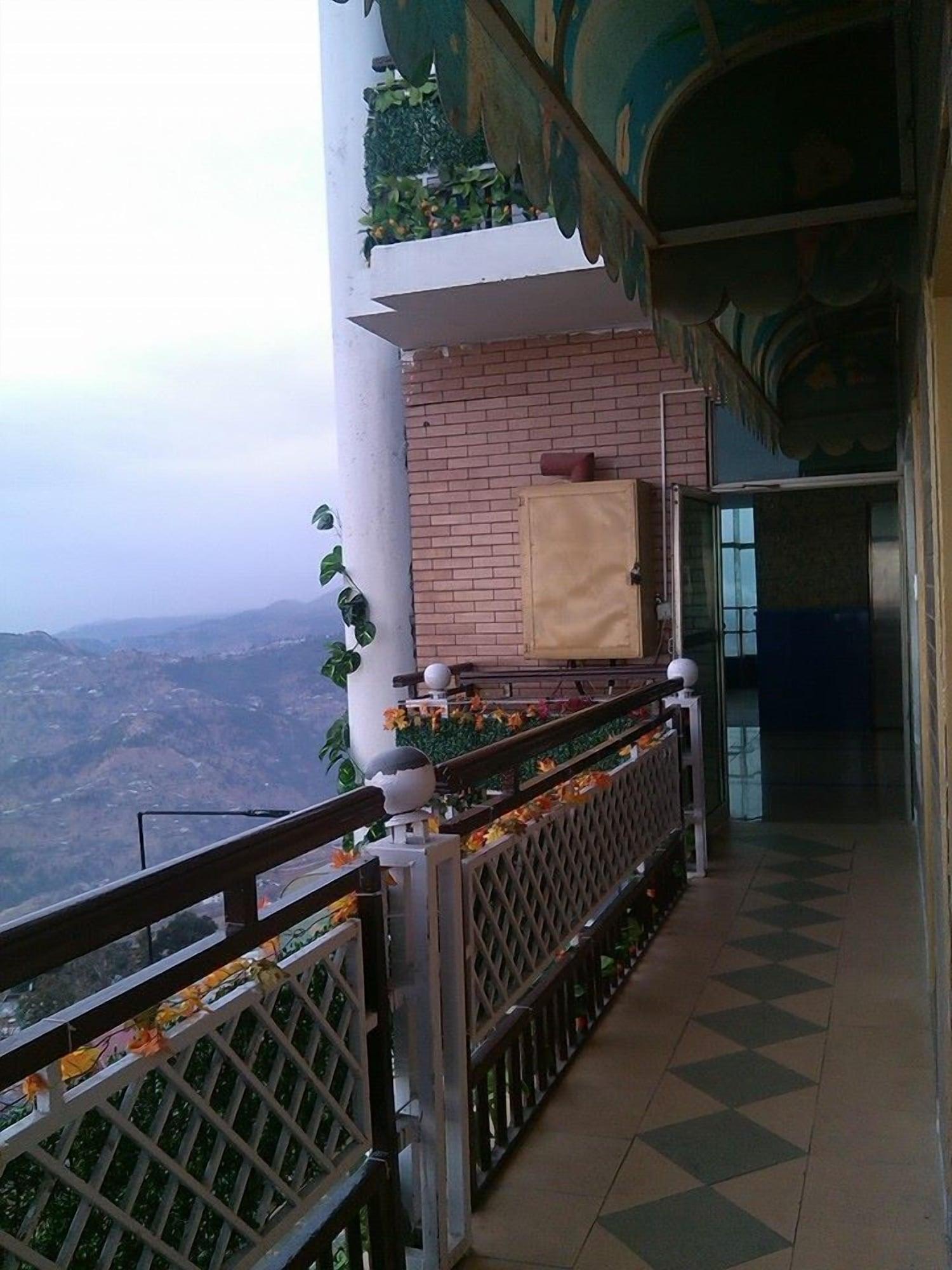 Varios Hotel Move-N-Pick
