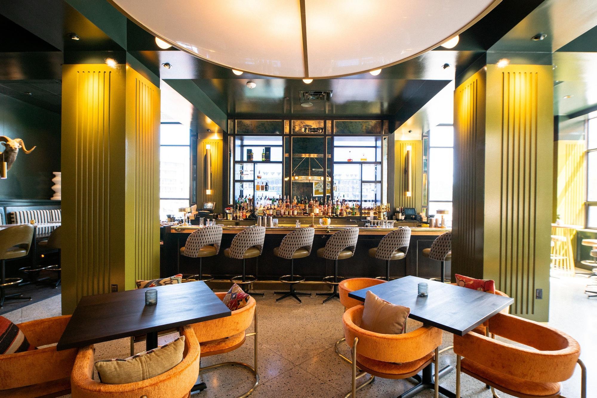 Restaurant Hotel On Phillips