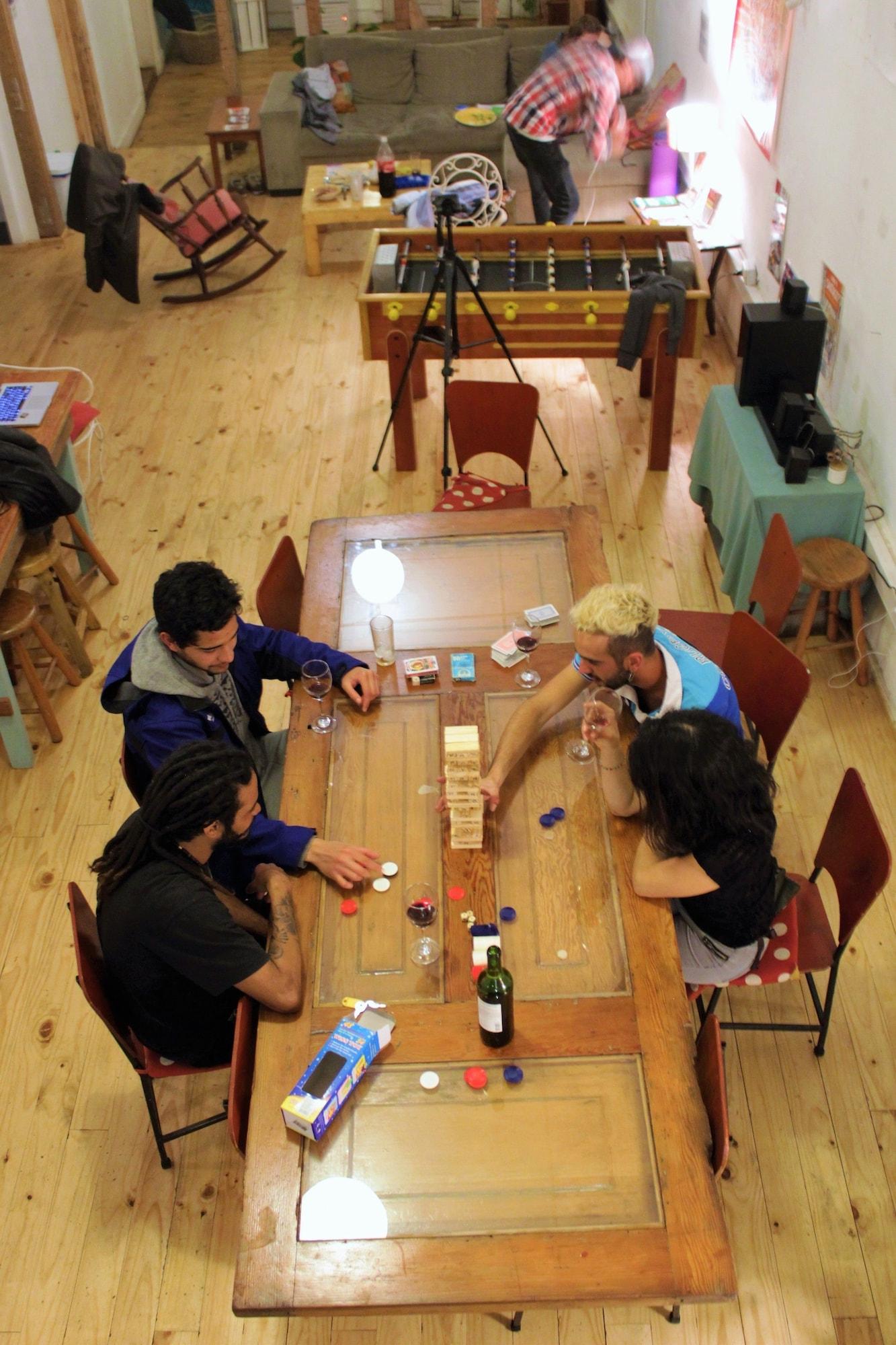 Instalaciones Recreativas Casa Volante Hostal - Hostel