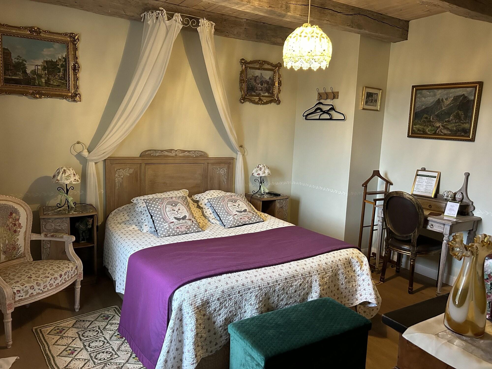 Varios Le Chateau de Failloux