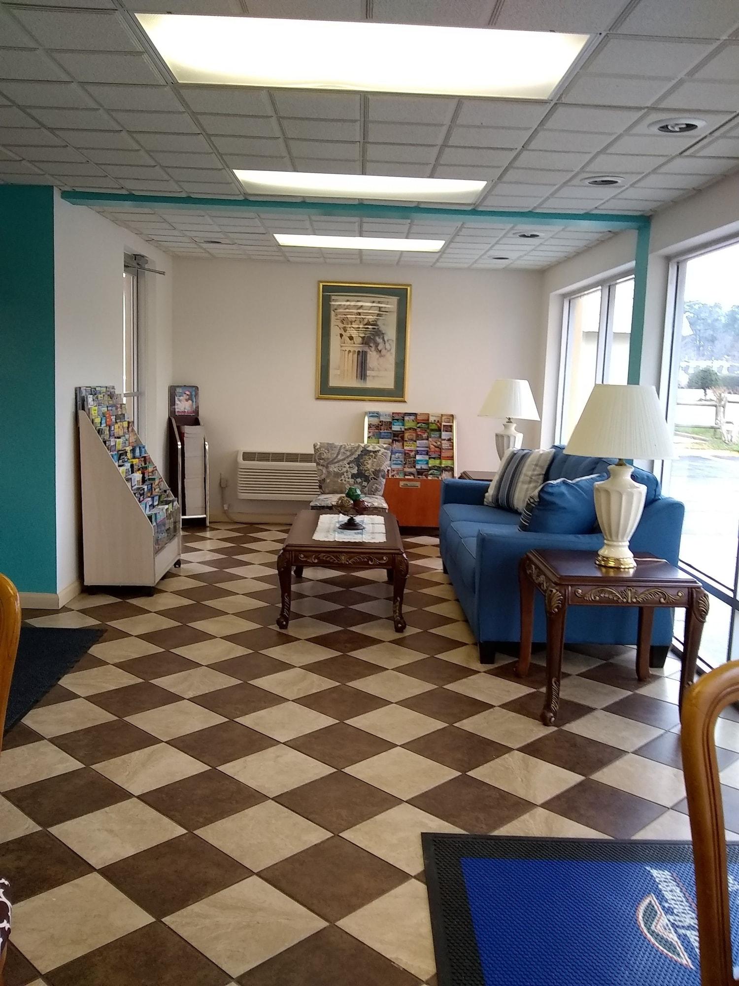 Vista Lobby Howard Johnson by Wyndham Virginia Beach