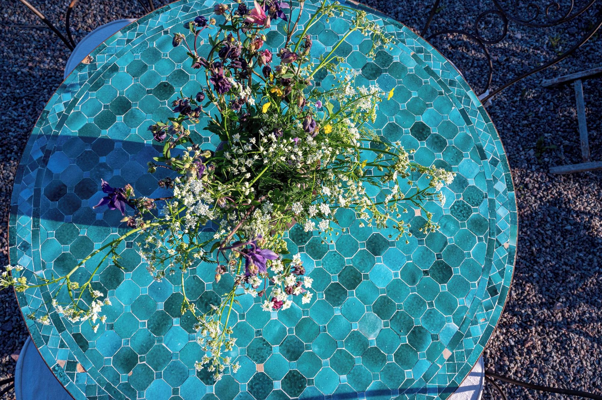 Vista Exterior Låsta Gårdshotell