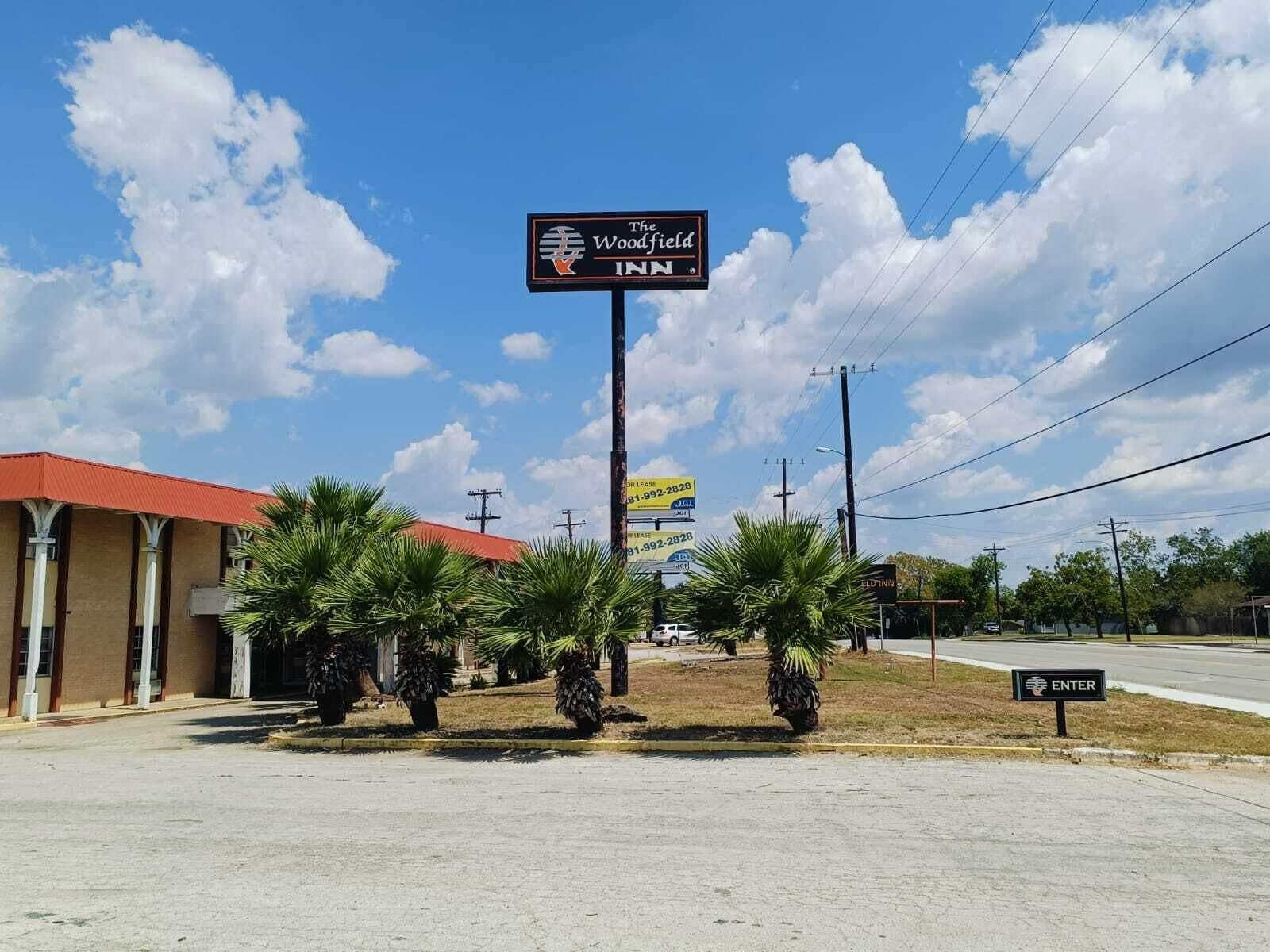 Vista Exterior Woodfield Inn & Suites Hotel O, Yoakum TX 111