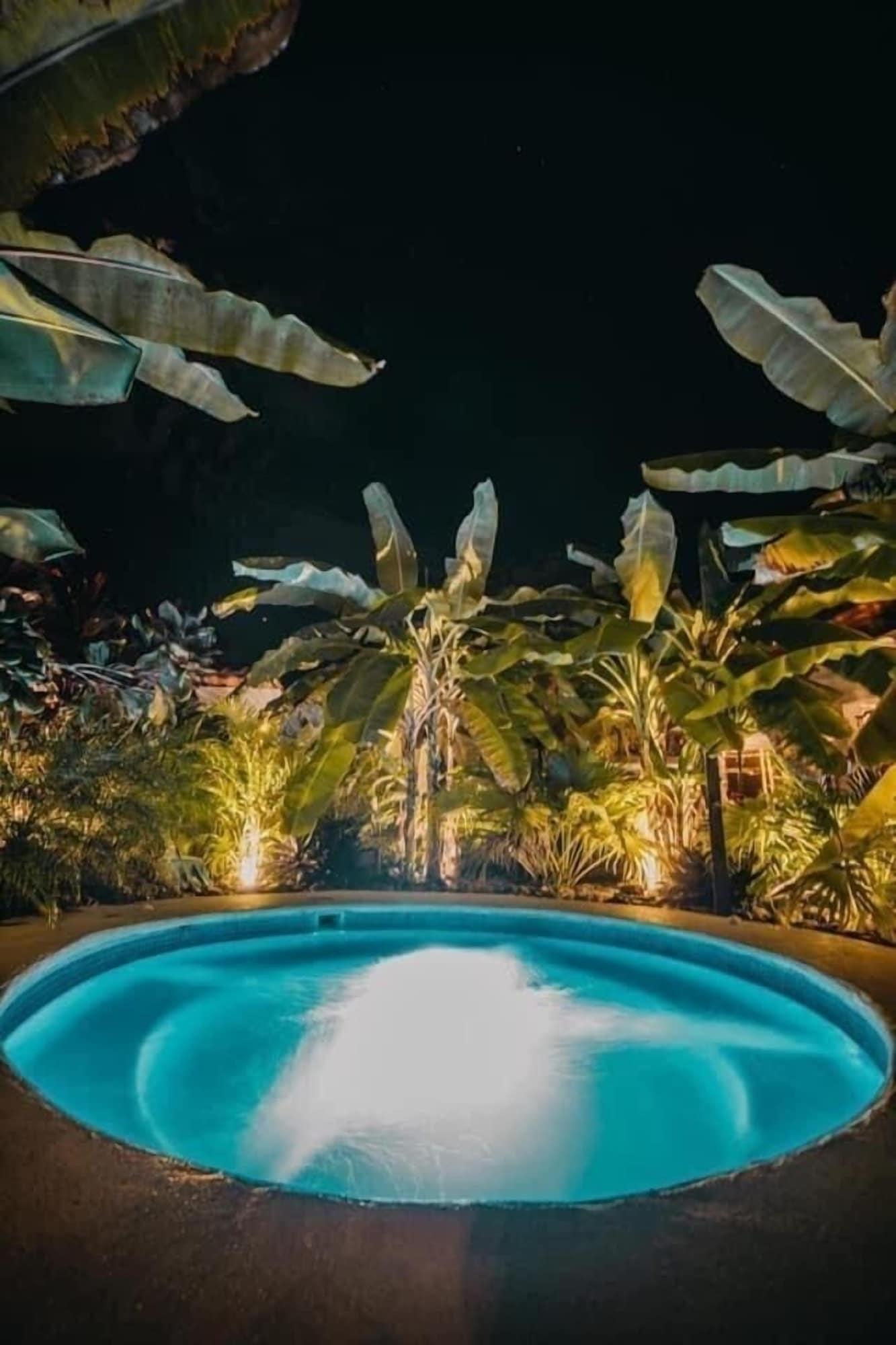 Varios Good Life Lodge